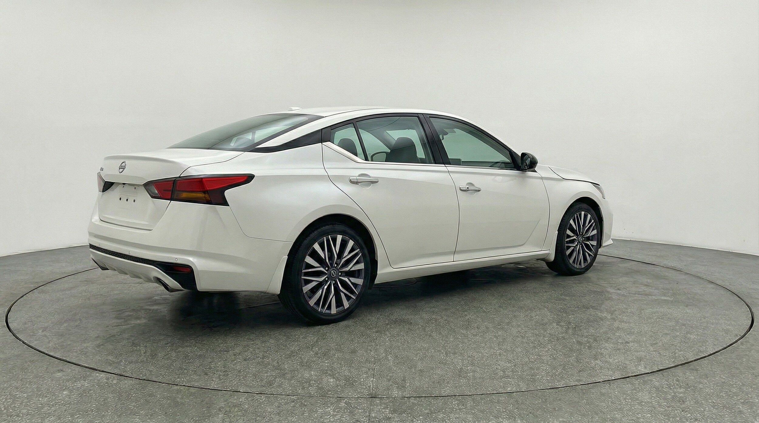 Thumbnail: 2025 Nissan Altima - 9