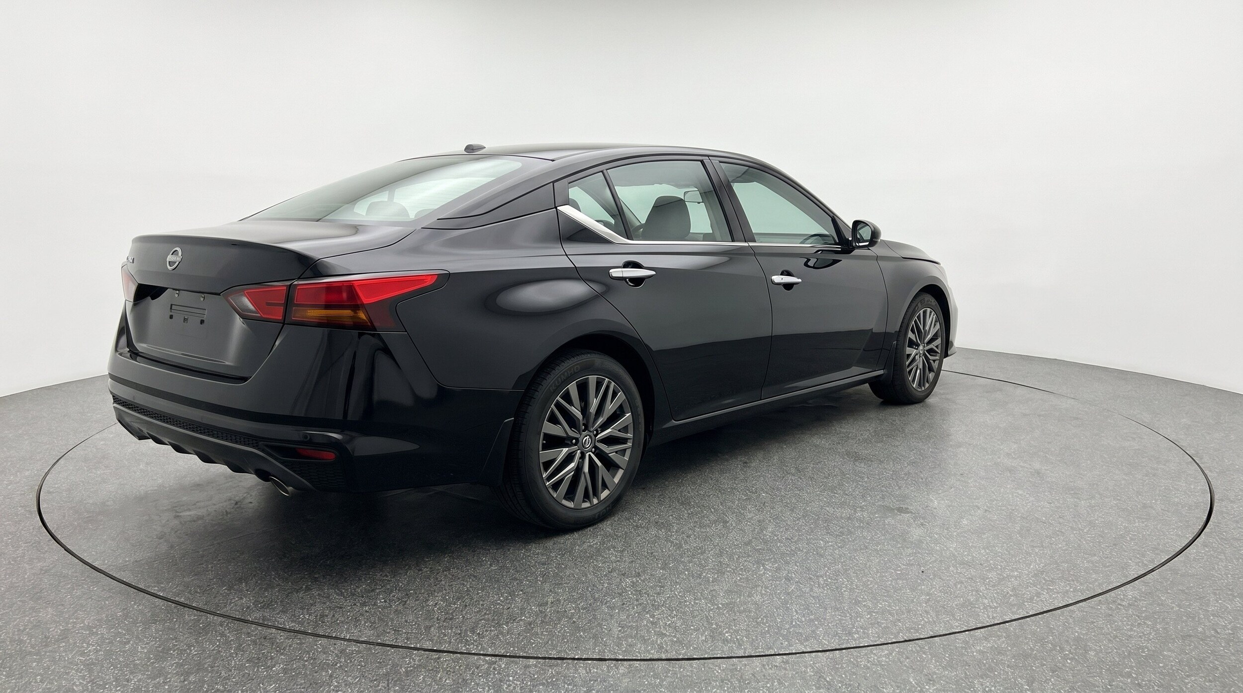 Thumbnail: 2025 Nissan Altima - 9