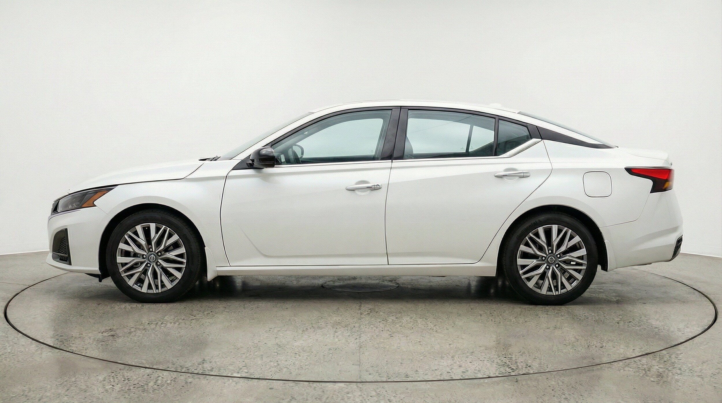 Thumbnail: 2025 Nissan Altima - 5