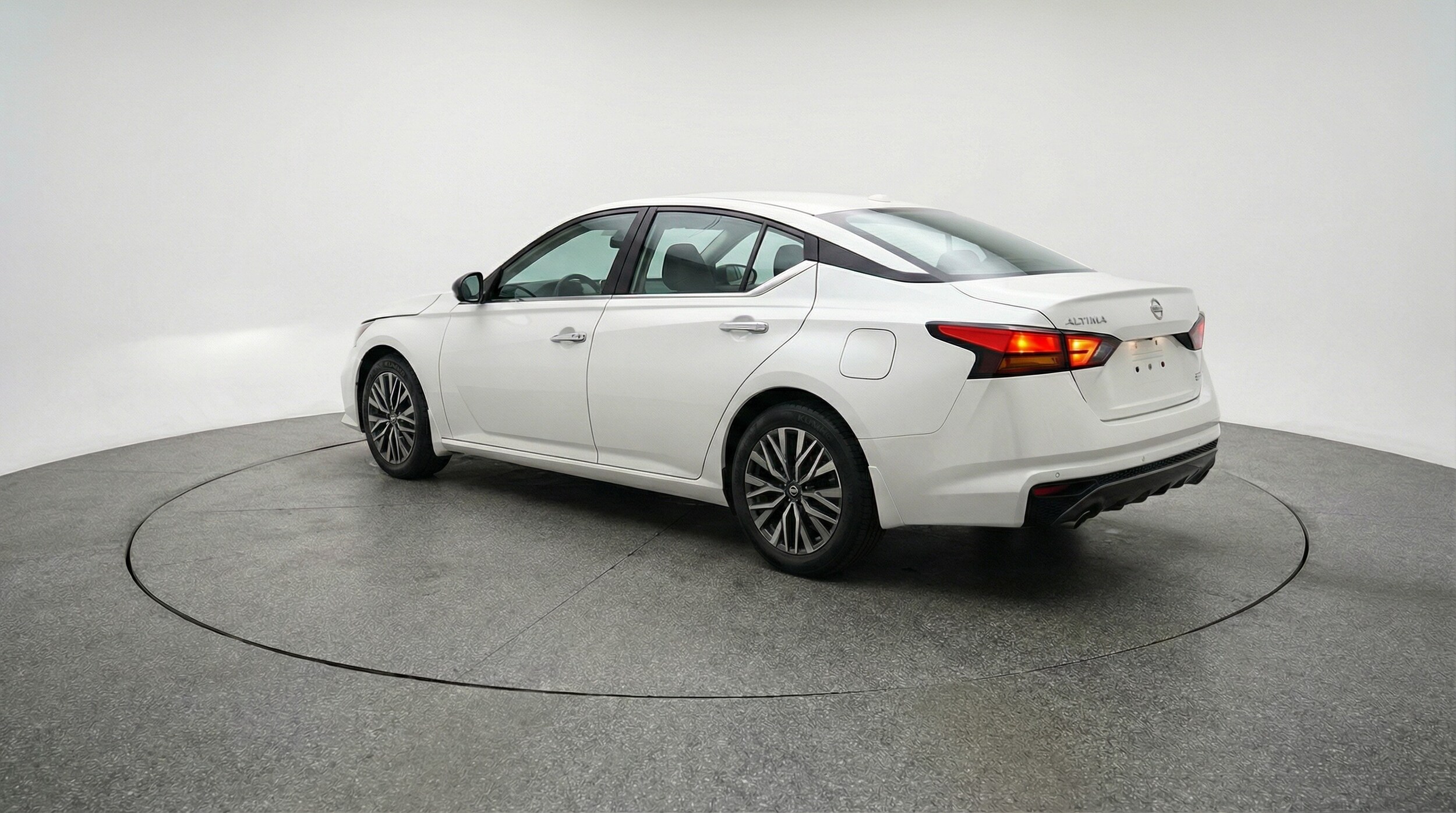 Thumbnail: 2025 Nissan Altima - 5