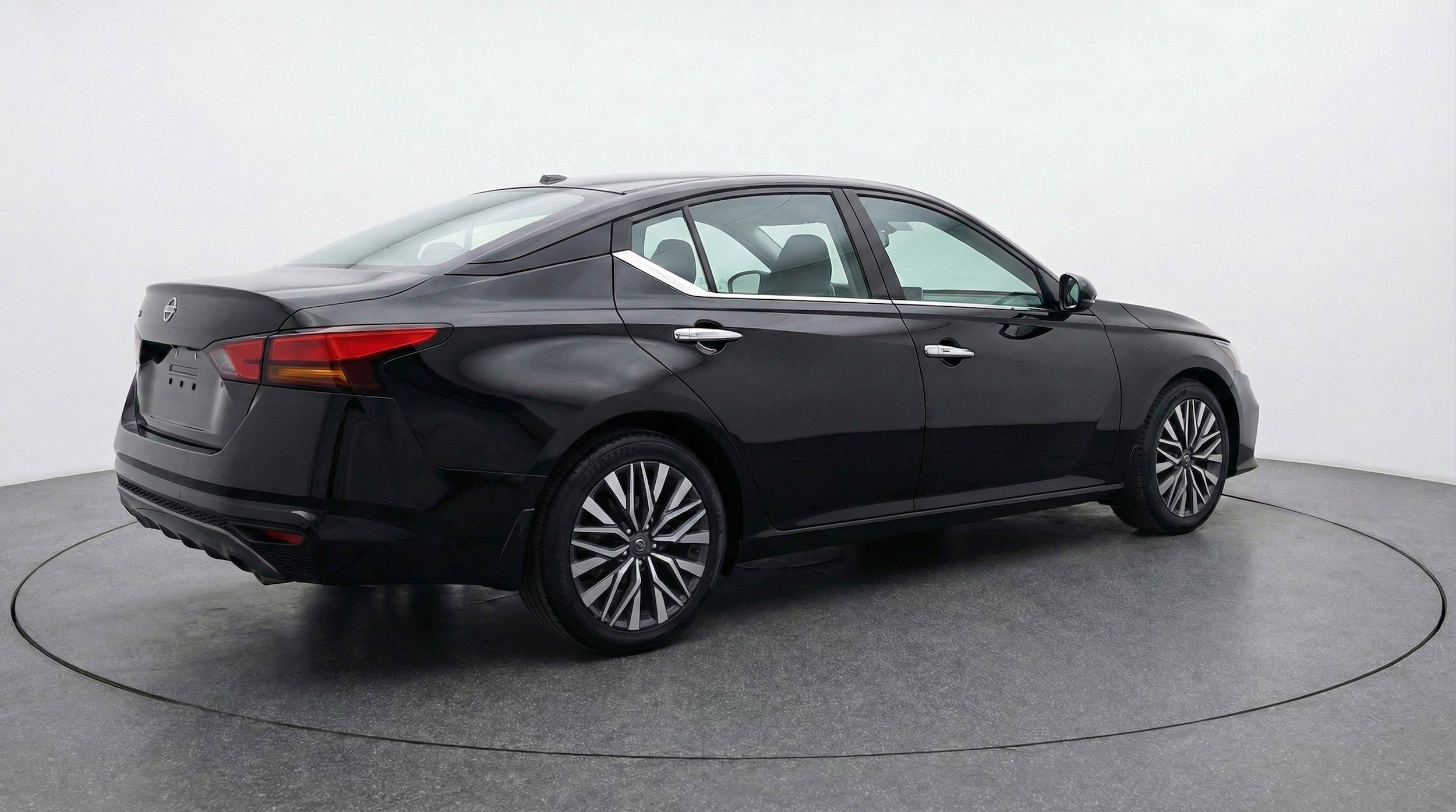 Thumbnail: 2025 Nissan Altima - 9