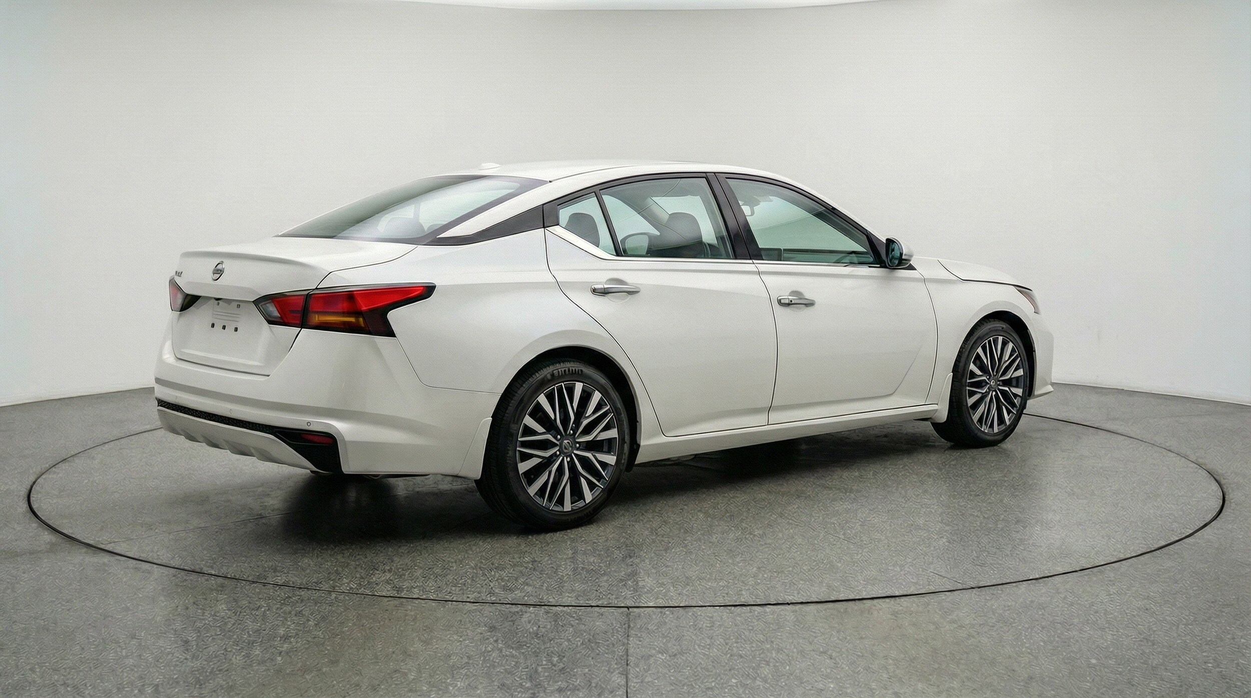 Thumbnail: 2025 Nissan Altima - 9