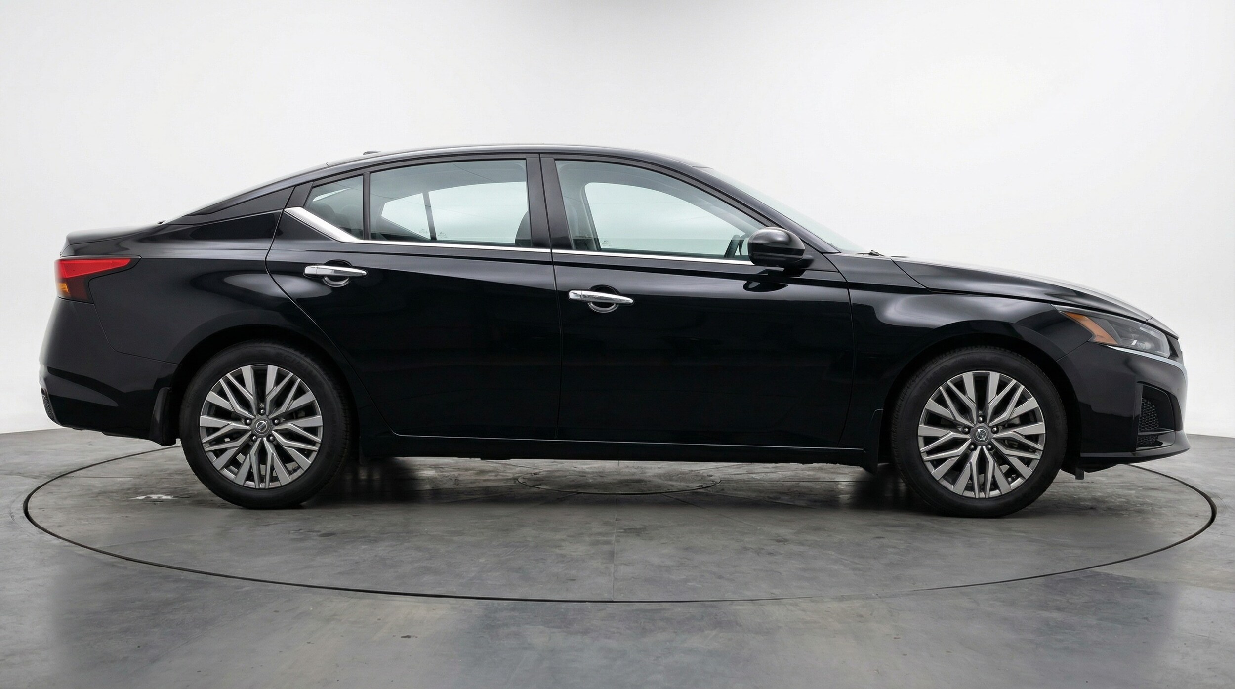 Thumbnail: 2025 Nissan Altima - 8