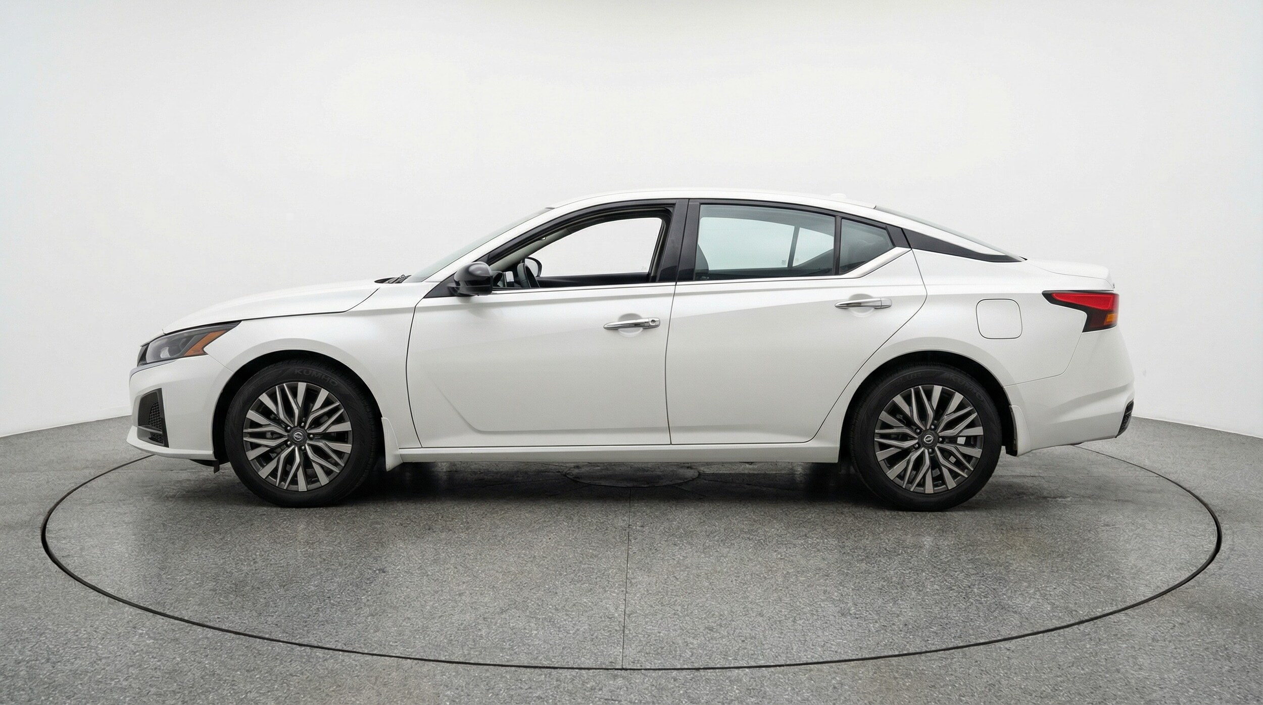 Thumbnail: 2025 Nissan Altima - 4