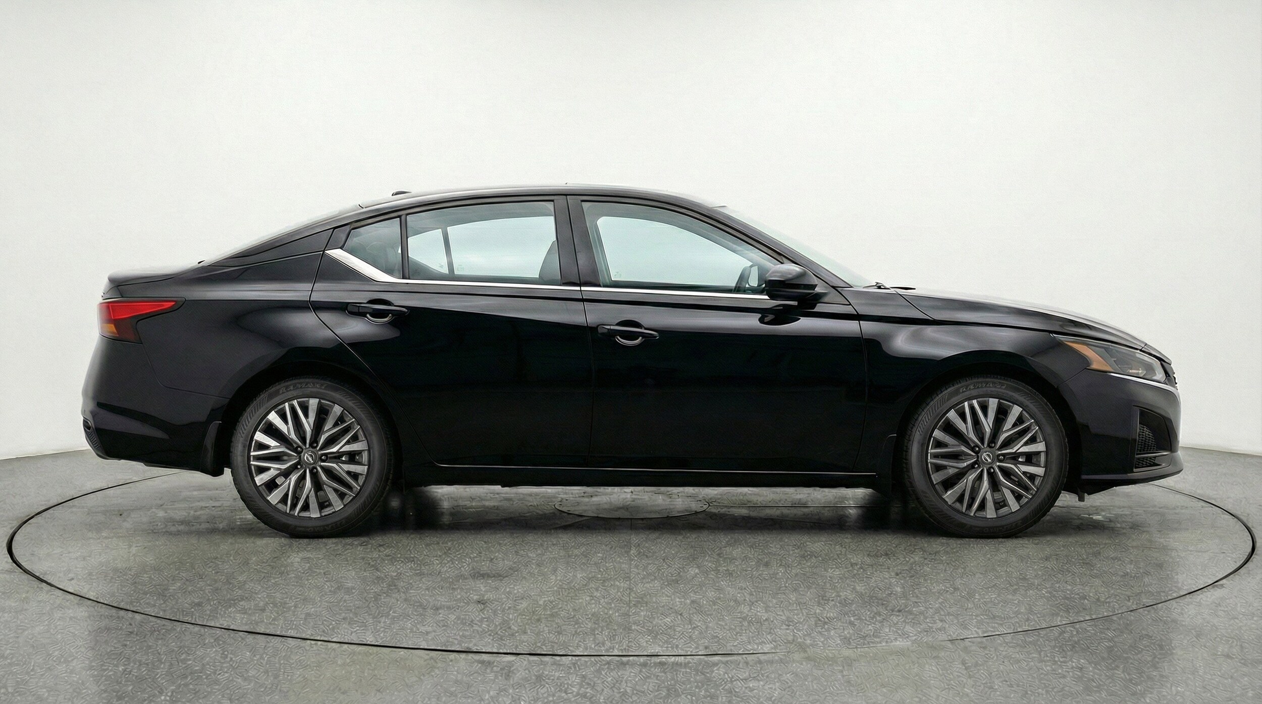 Thumbnail: 2025 Nissan Altima - 11