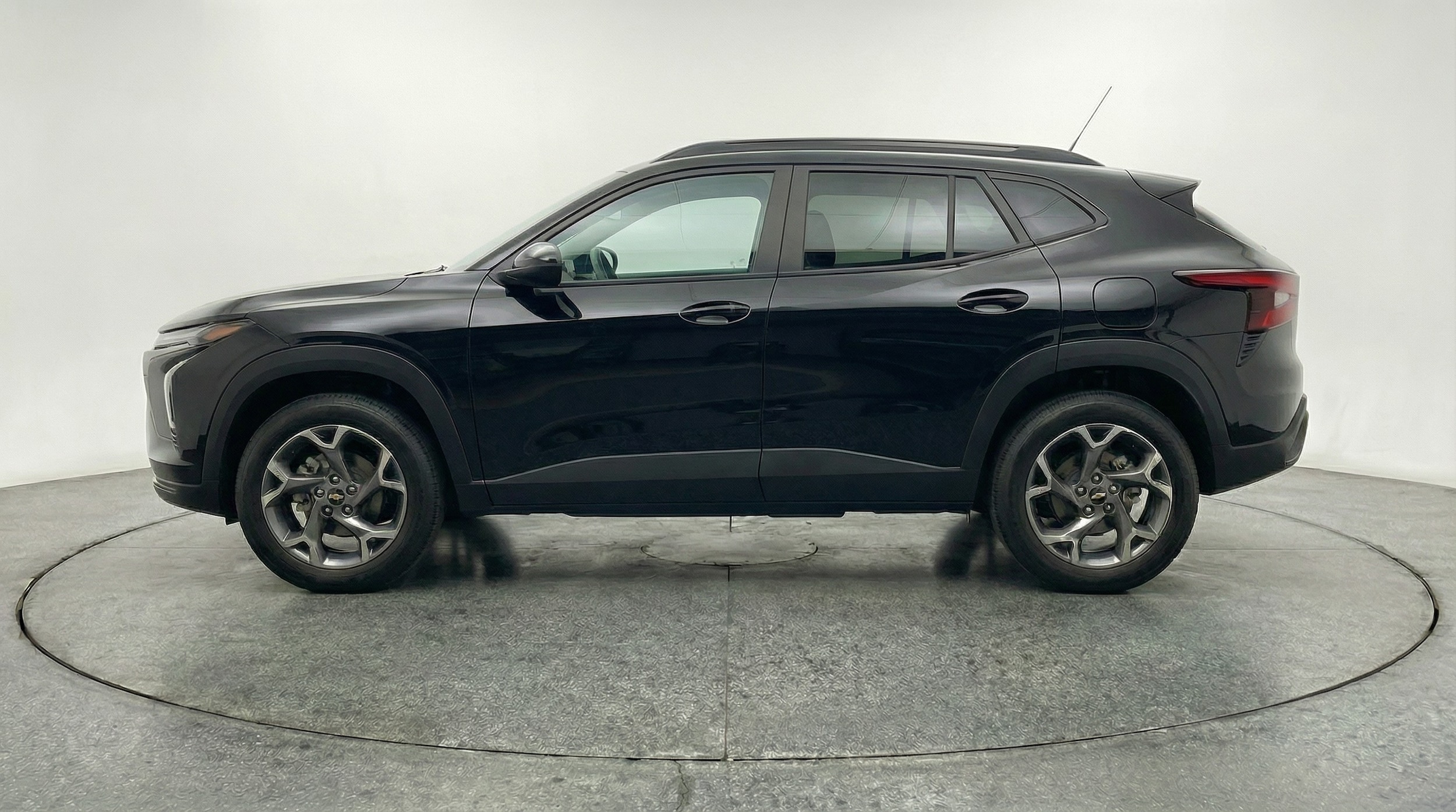 Thumbnail: 2025 Chevrolet Trax - 4