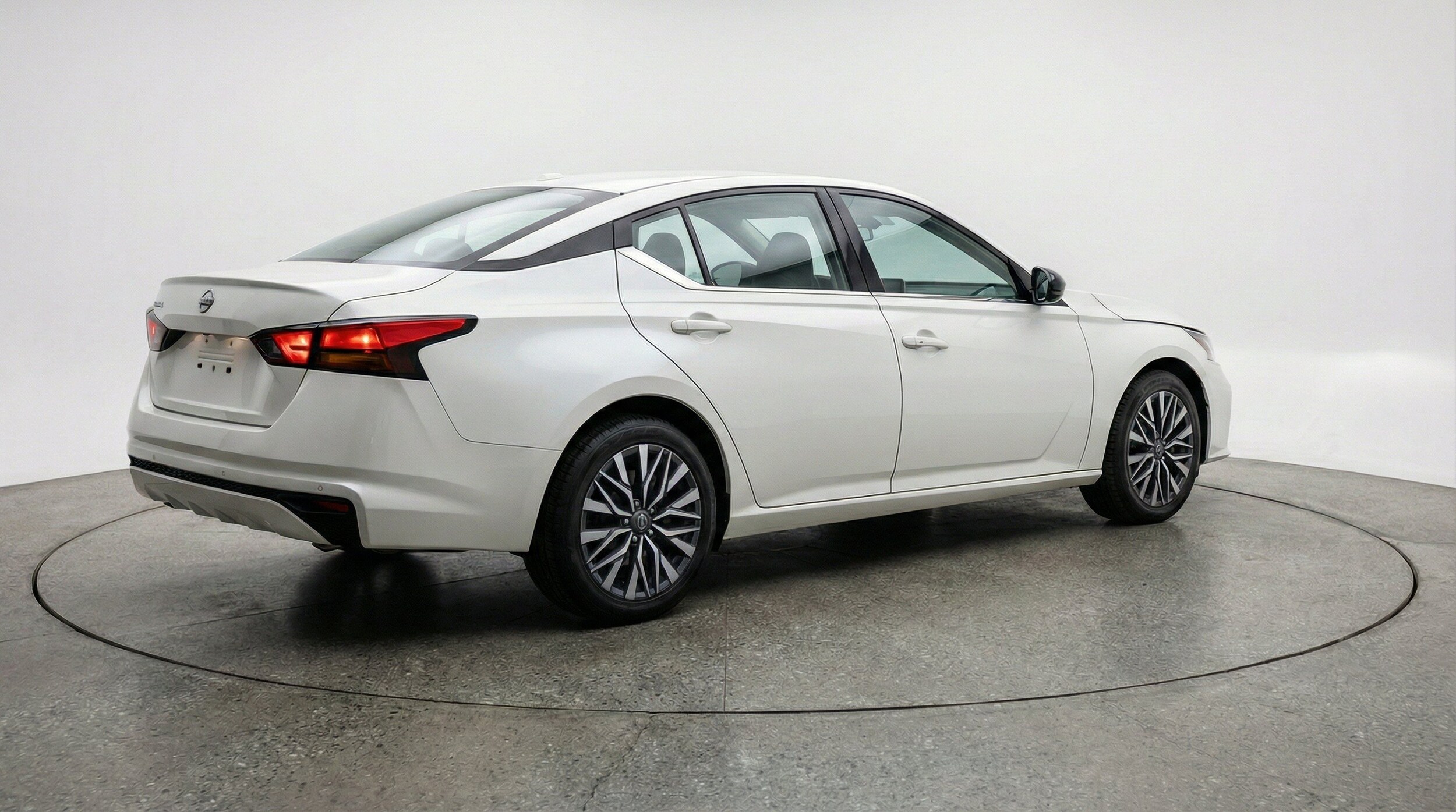 Thumbnail: 2025 Nissan Altima - 9