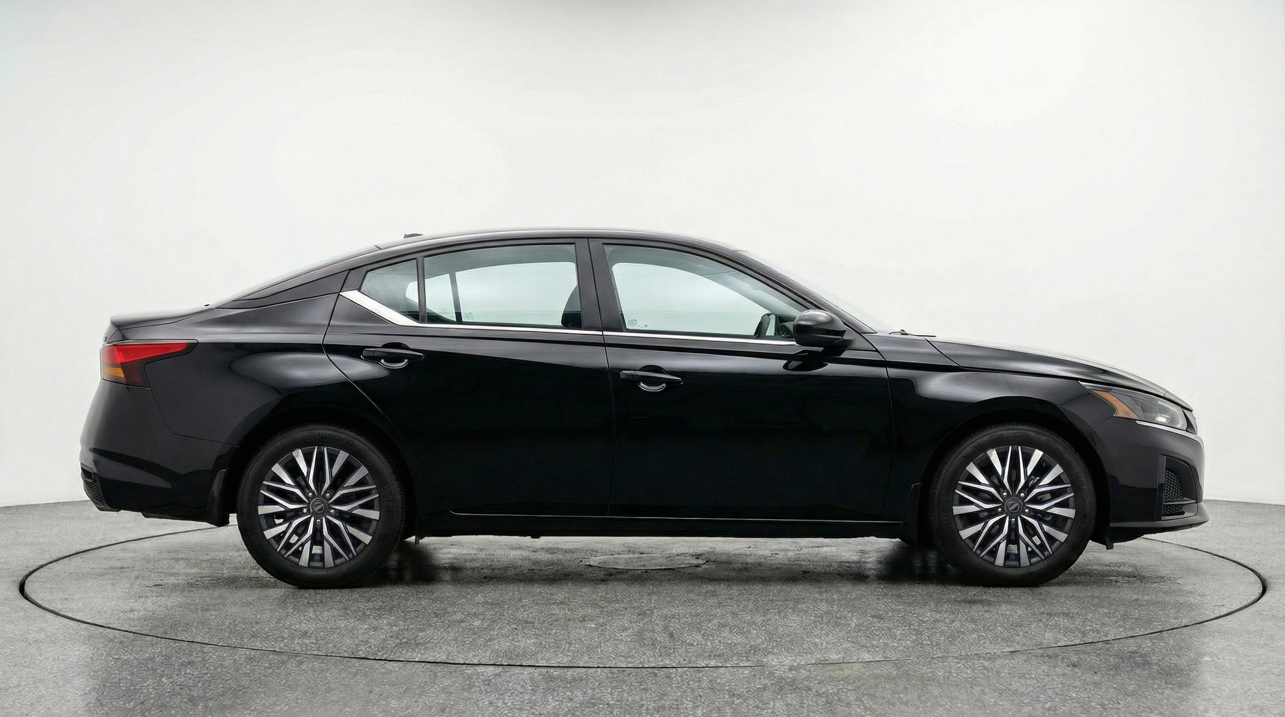 Thumbnail: 2025 Nissan Altima - 8