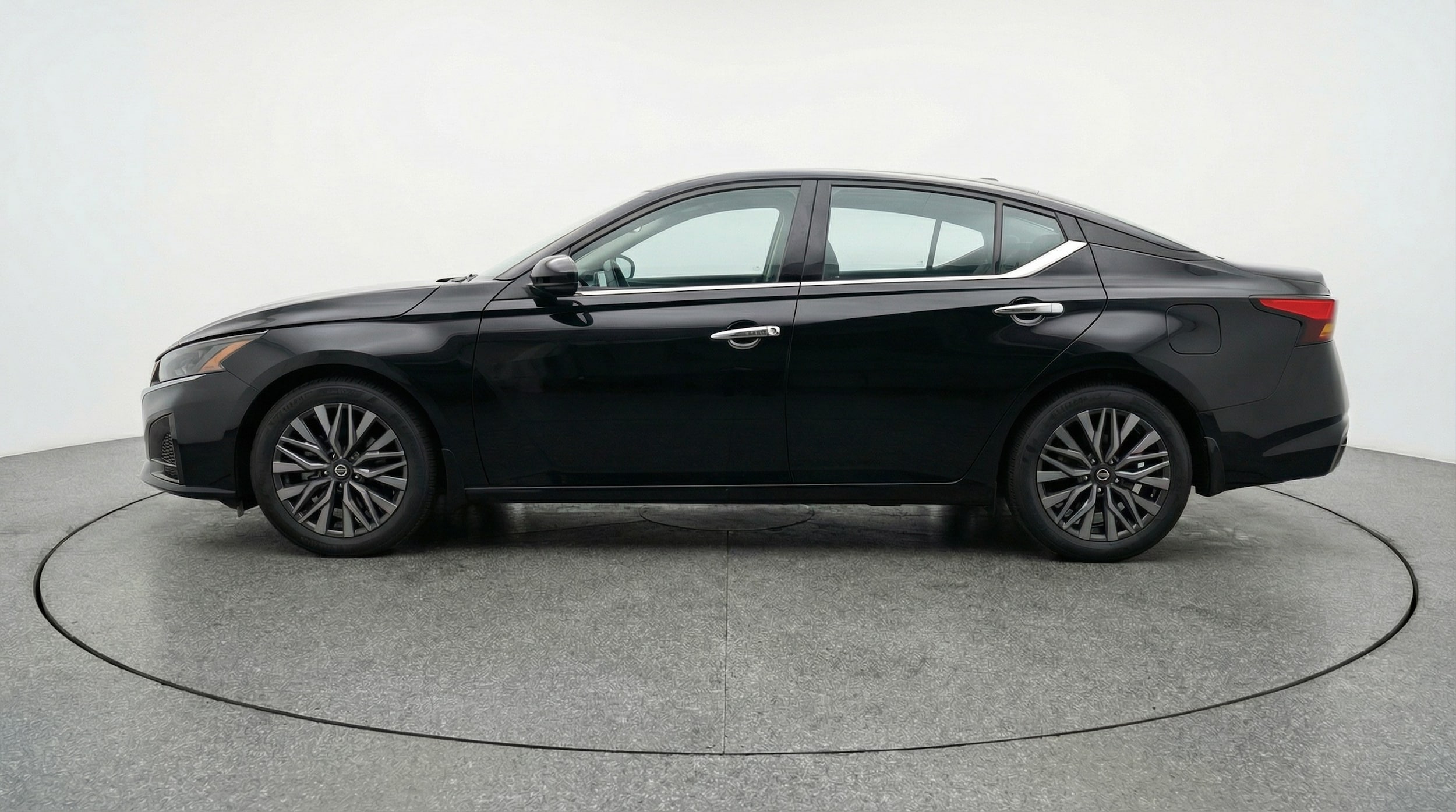 Thumbnail: 2025 Nissan Altima - 4