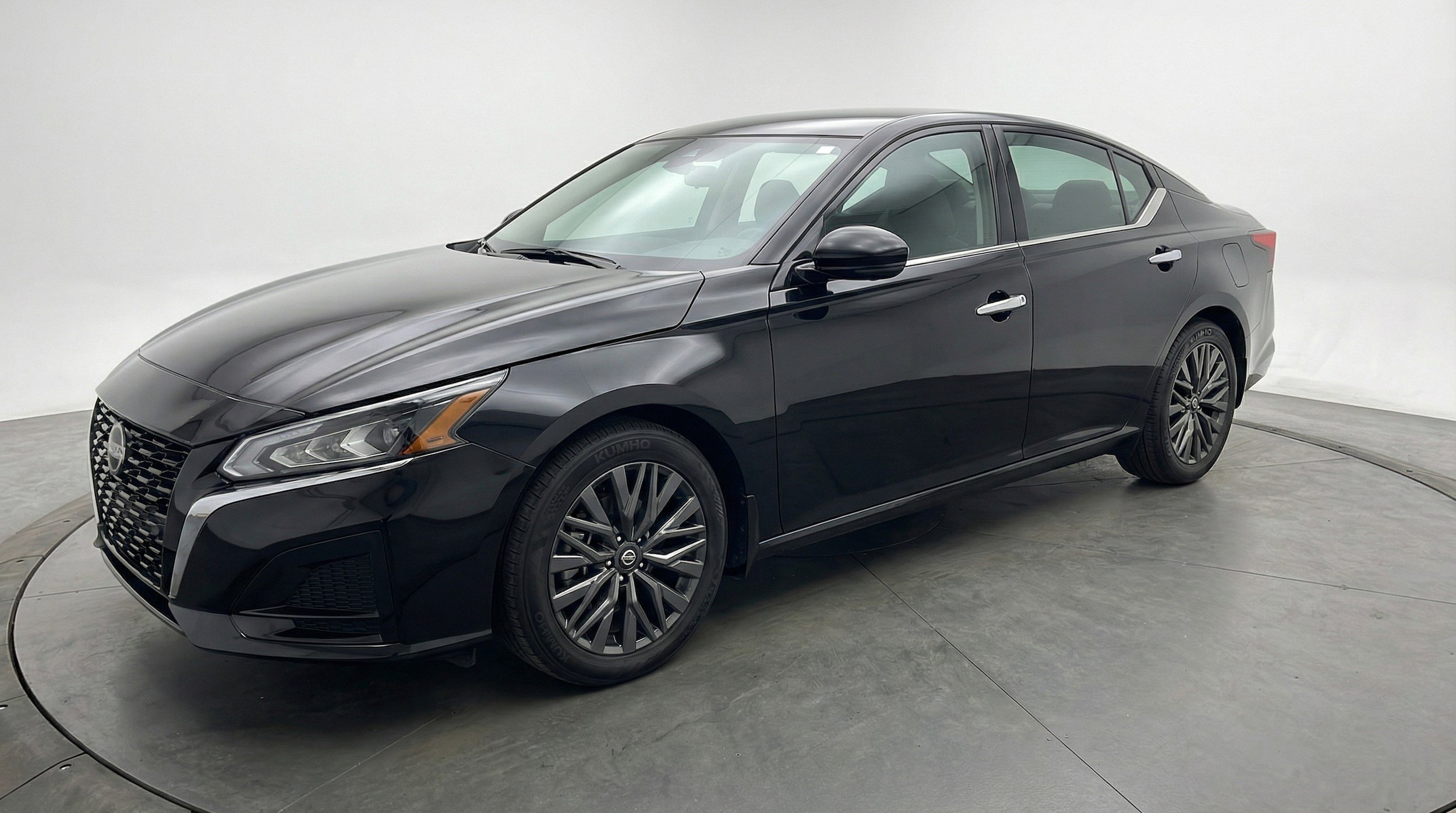 Thumbnail: 2025 Nissan Altima - 3