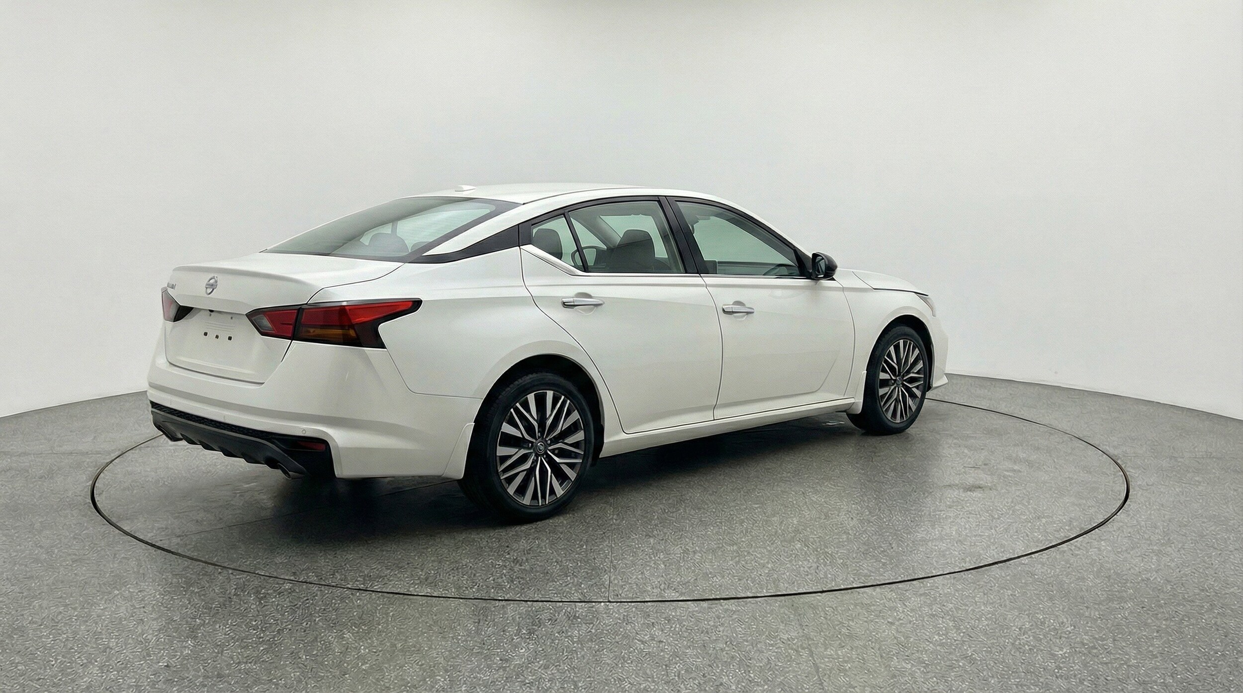 Thumbnail: 2025 Nissan Altima - 9