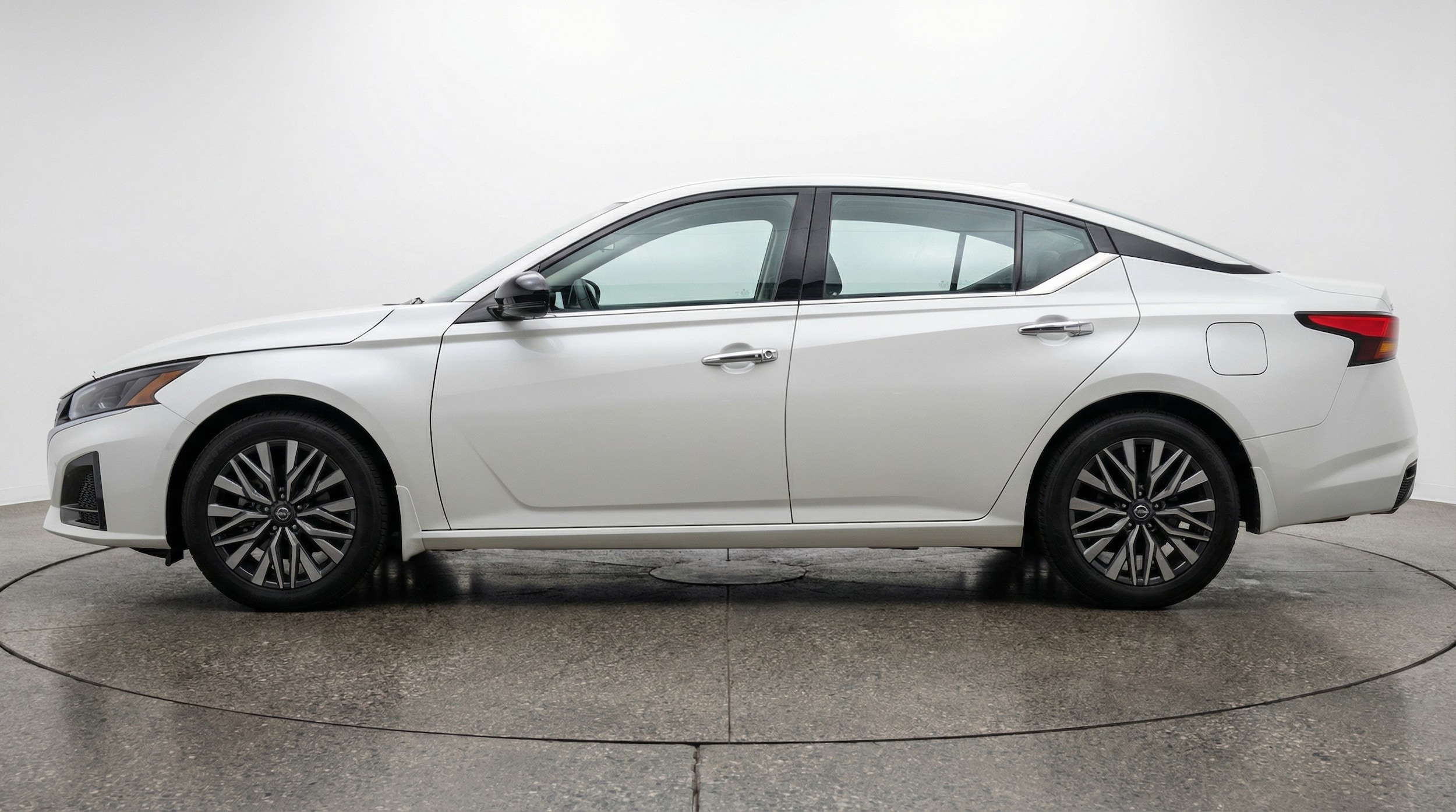 Thumbnail: 2025 Nissan Altima - 4