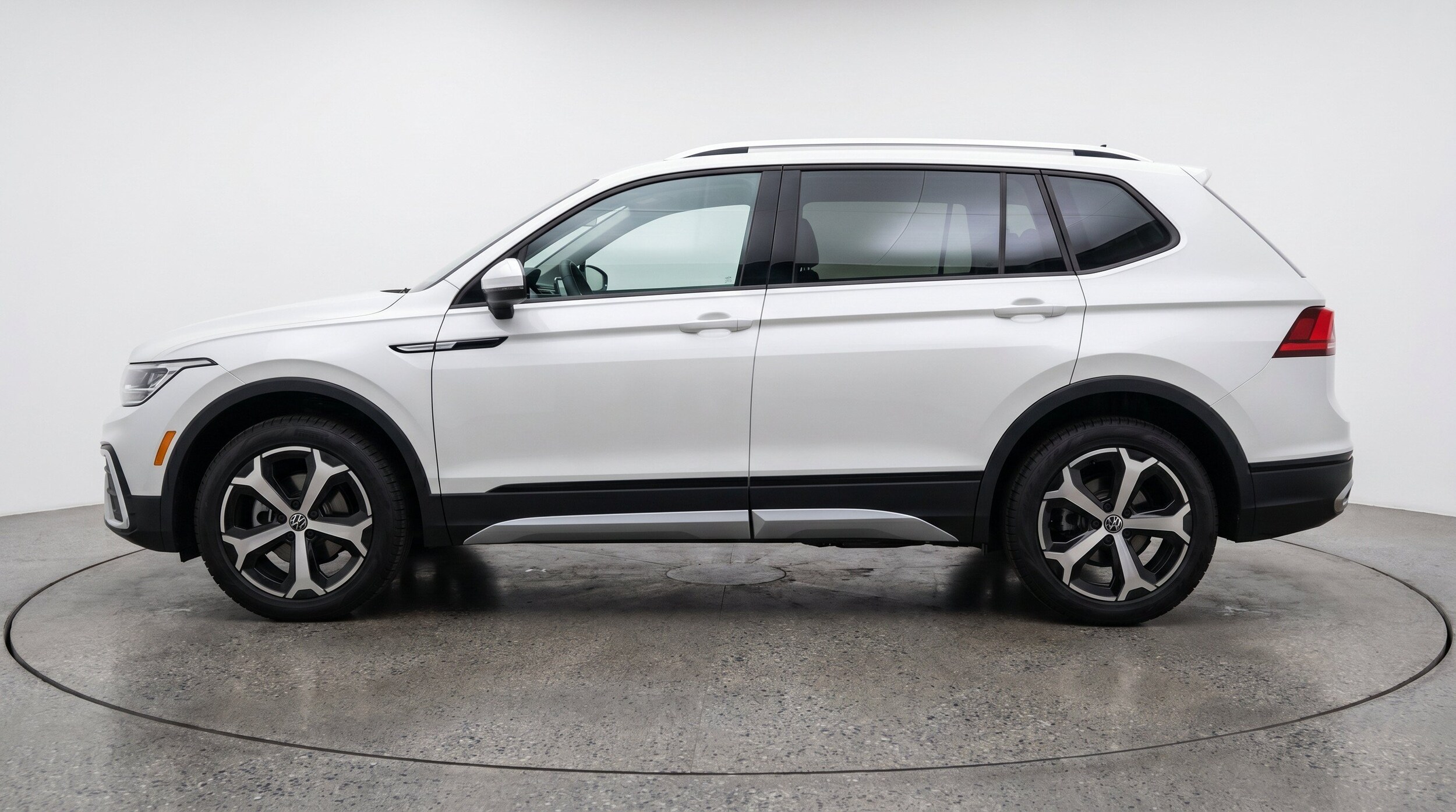 Thumbnail: 2026 Volkswagen Tiguan - 5