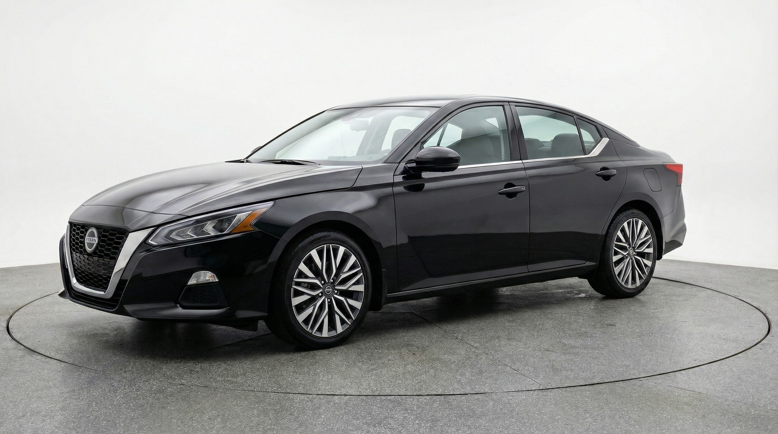 Thumbnail: 2025 Nissan Altima - 3