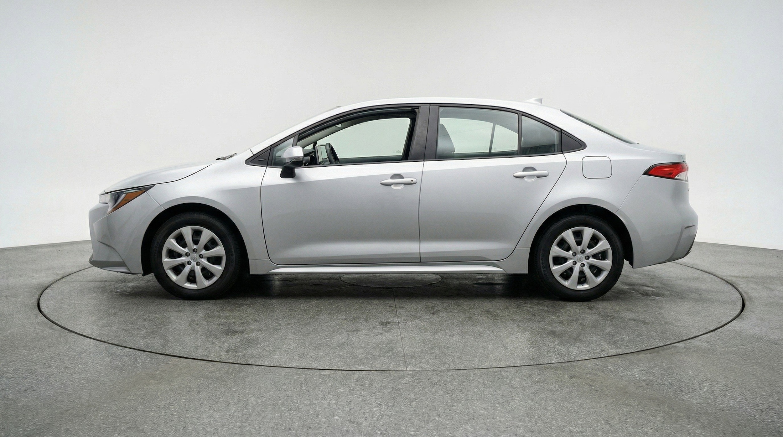 Thumbnail: 2025 Toyota Corolla - 5