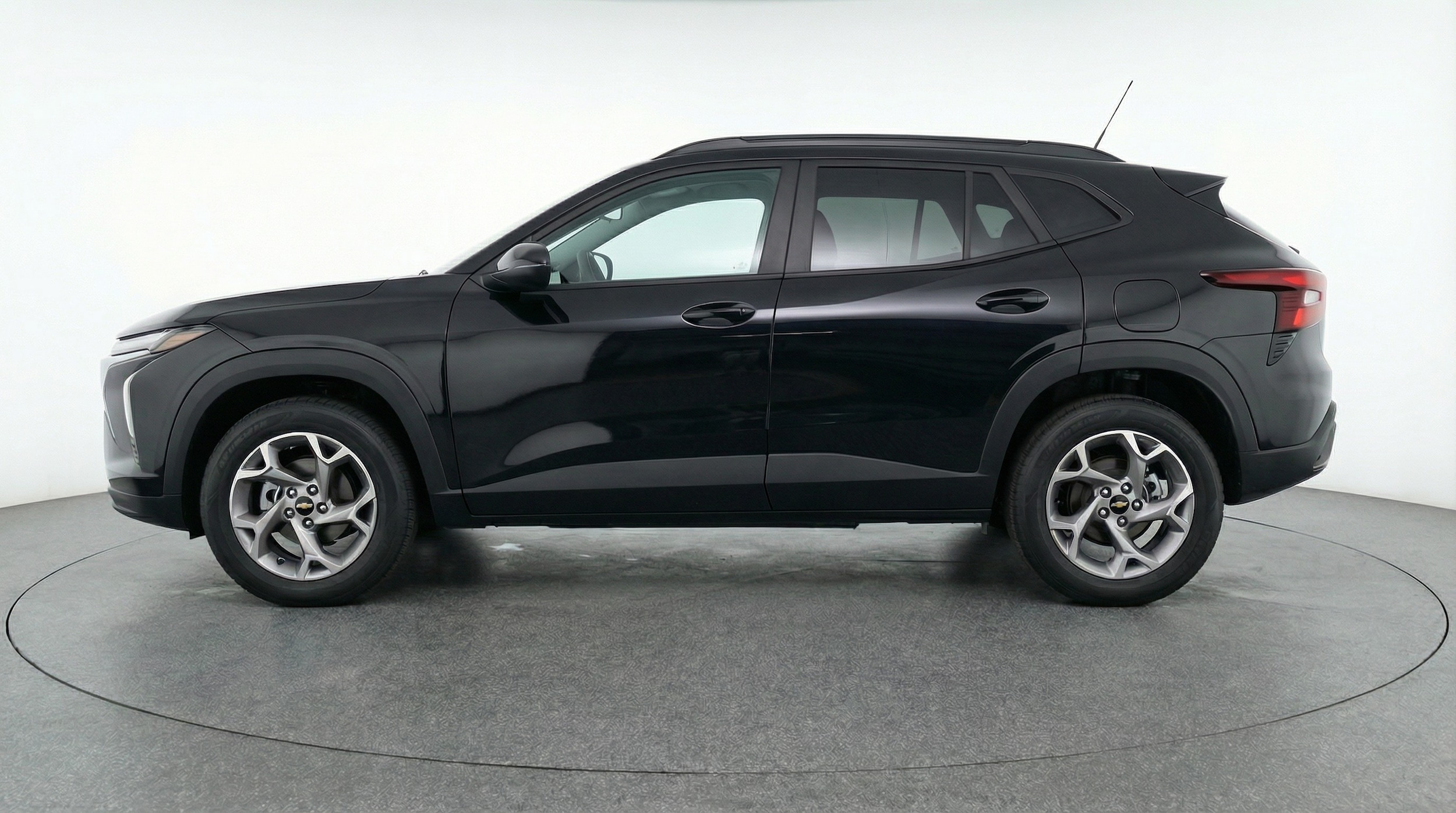 Thumbnail: 2025 Chevrolet Trax - 4