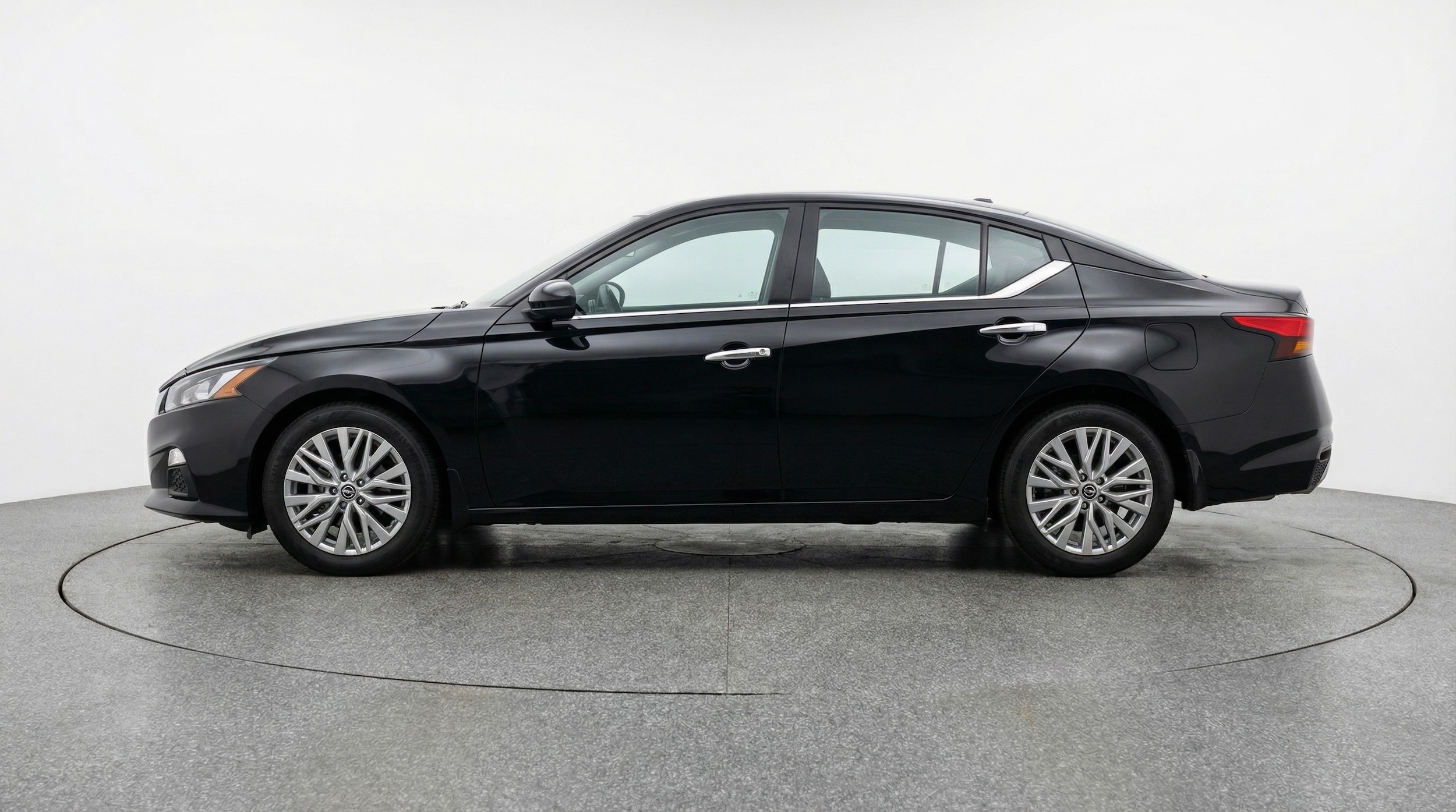 Thumbnail: 2025 Nissan Altima - 4