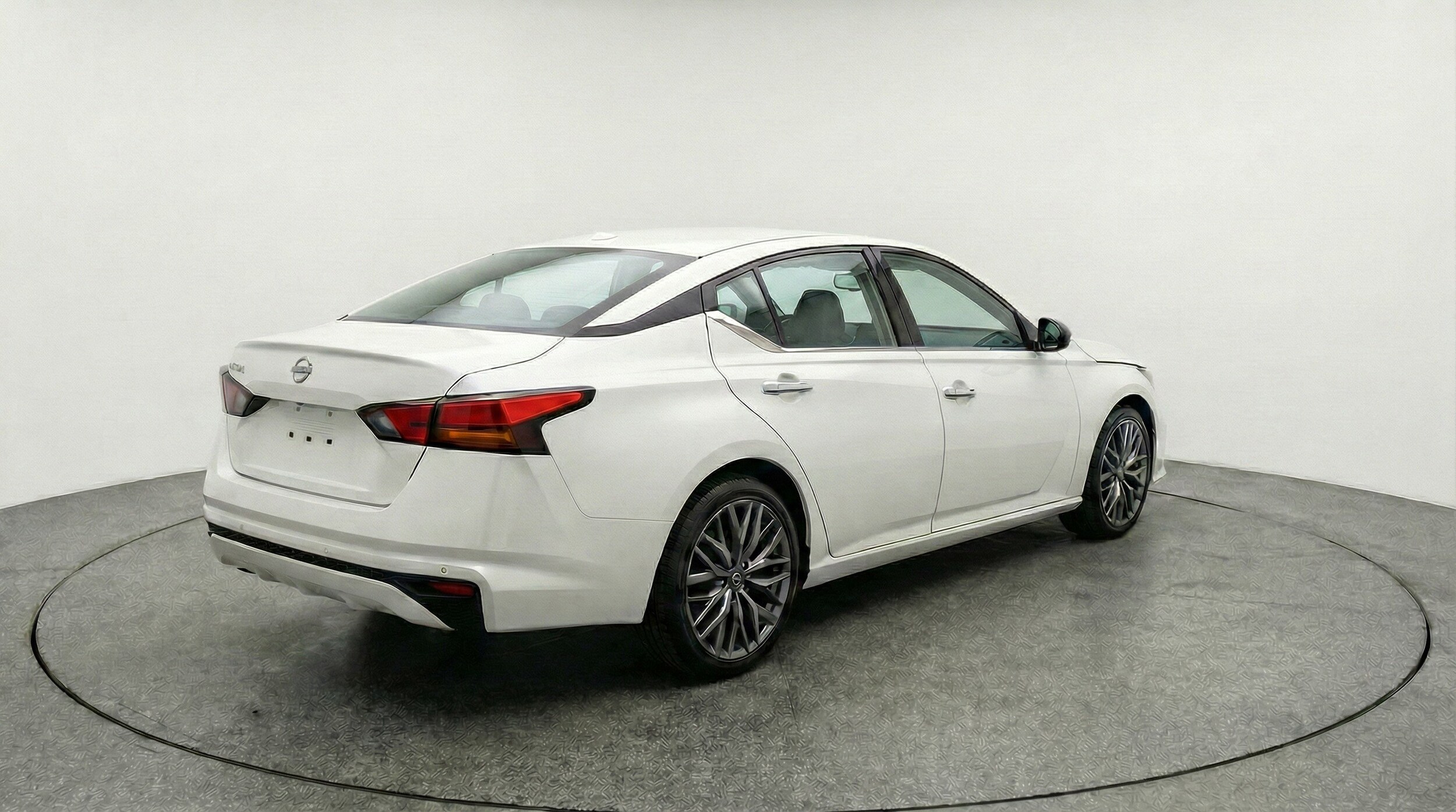 Thumbnail: 2025 Nissan Altima - 9