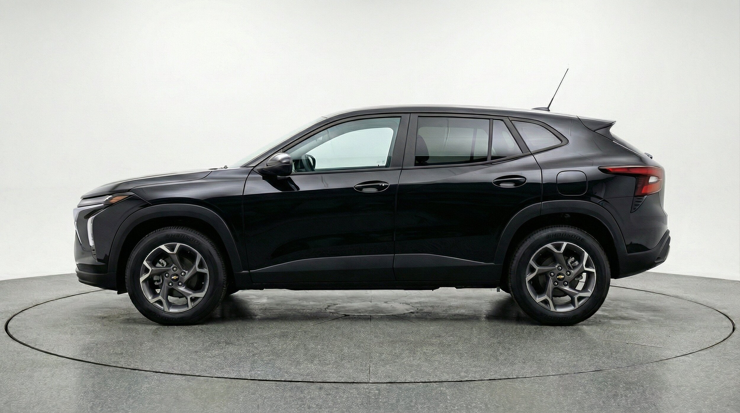 Thumbnail: 2025 Chevrolet Trax - 5