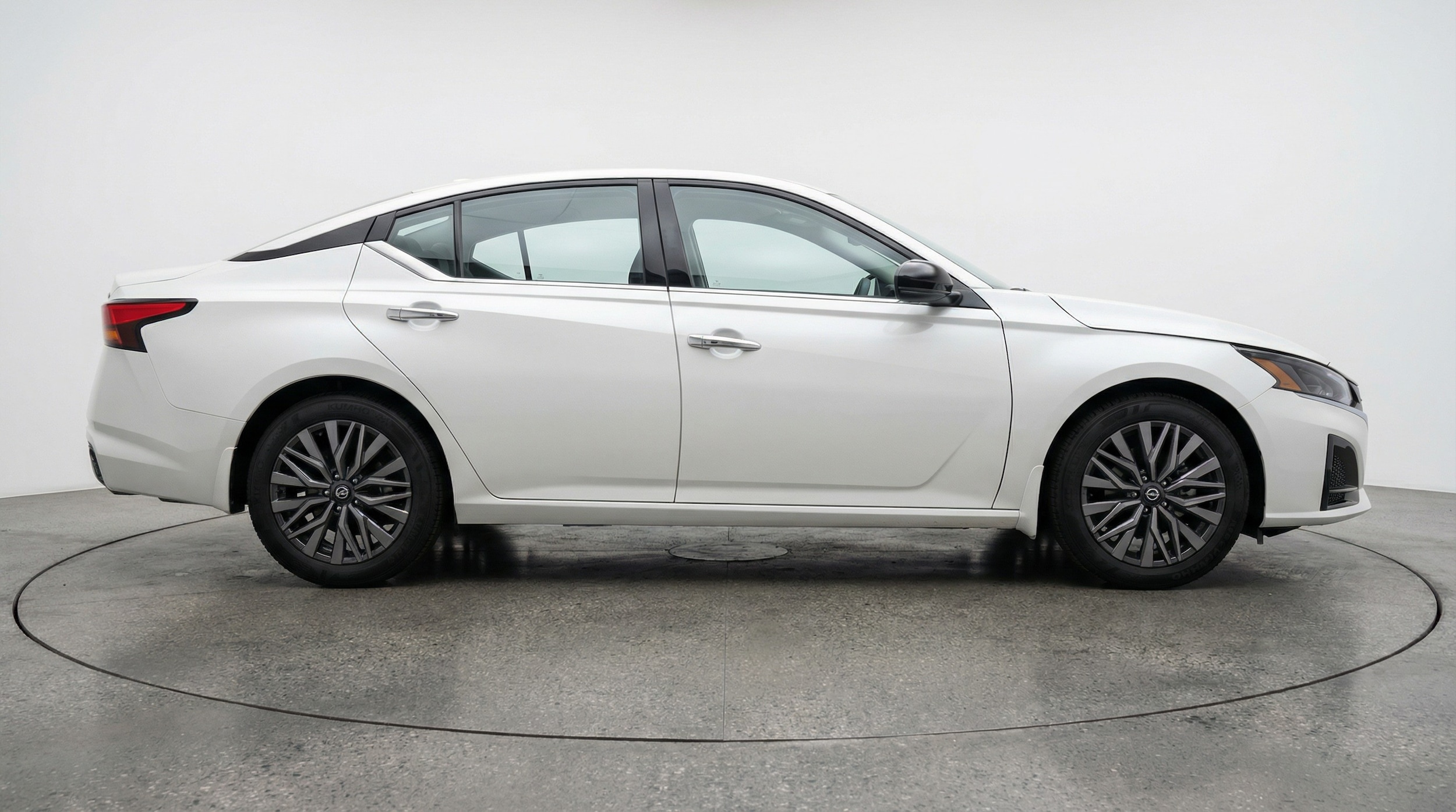 Thumbnail: 2025 Nissan Altima - 8