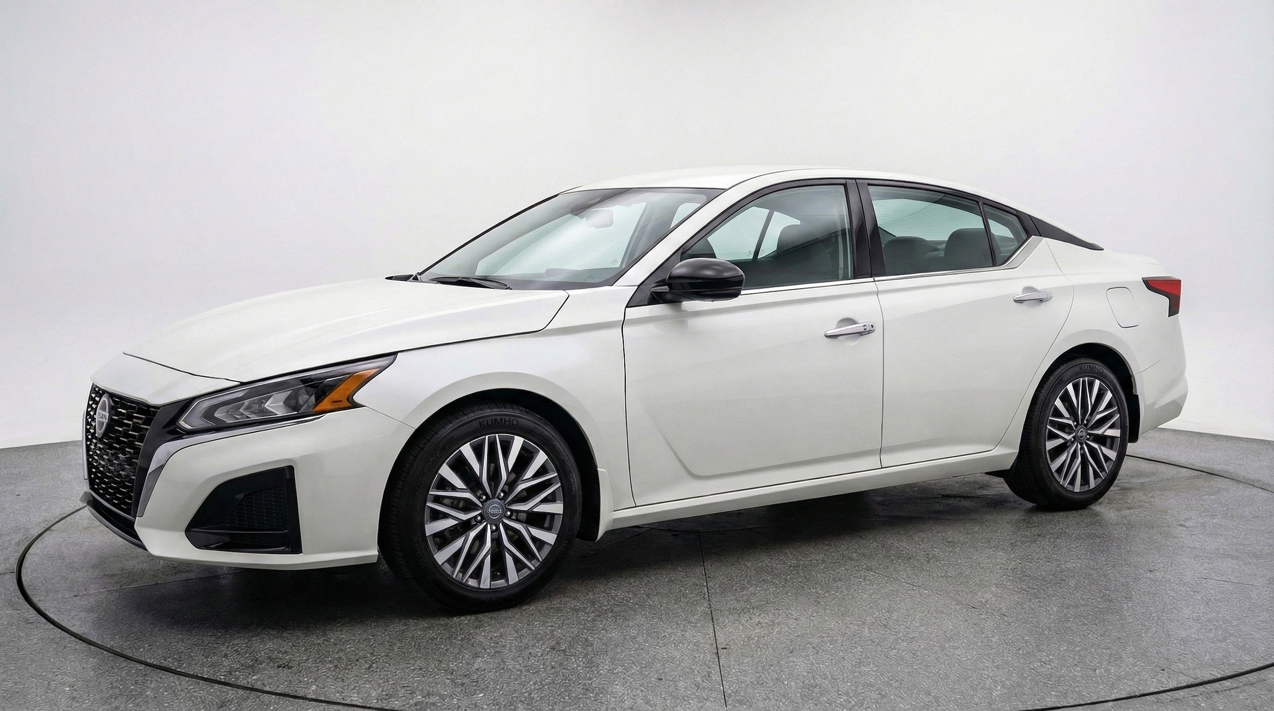 Thumbnail: 2025 Nissan Altima - 3
