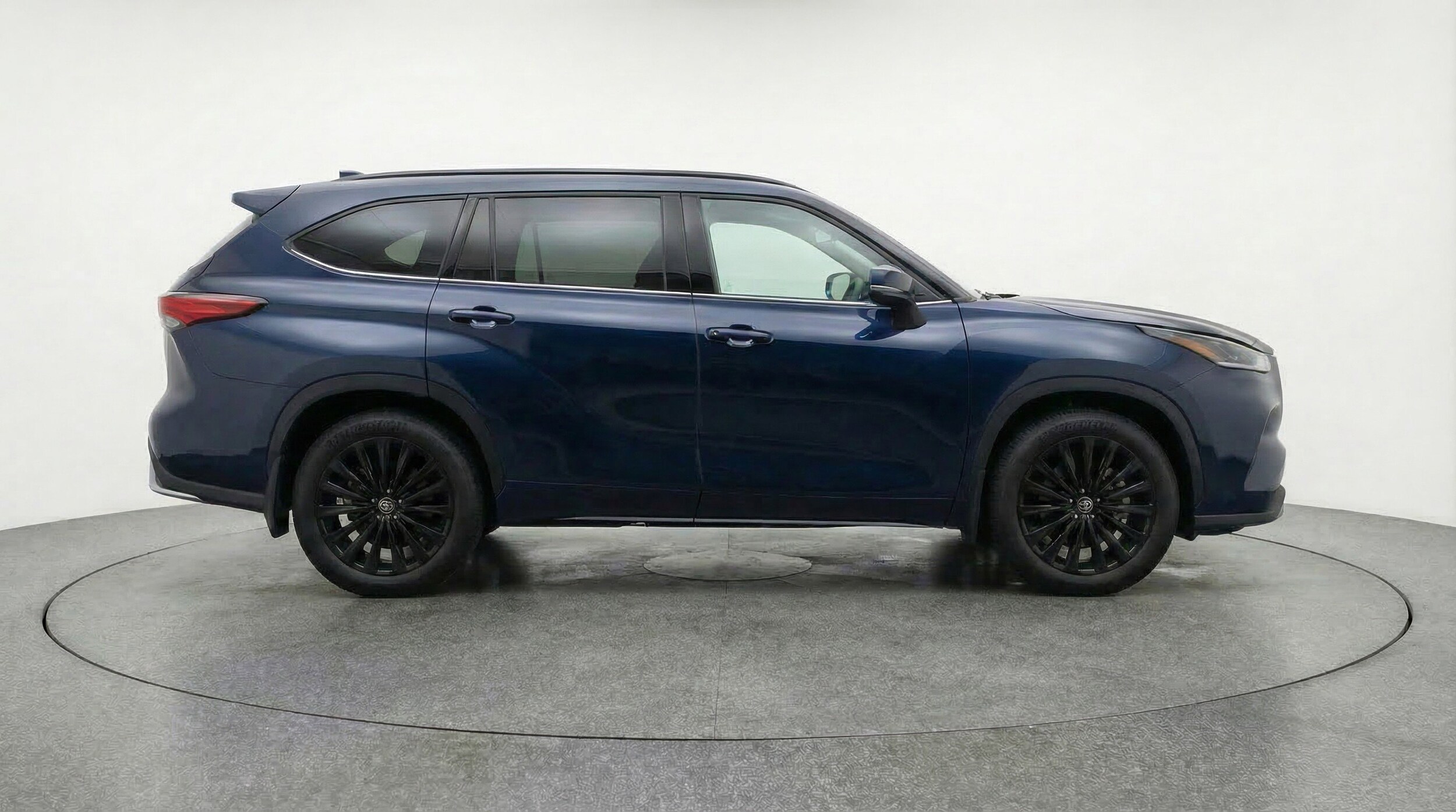 Thumbnail: 2025 Toyota Highlander - 11