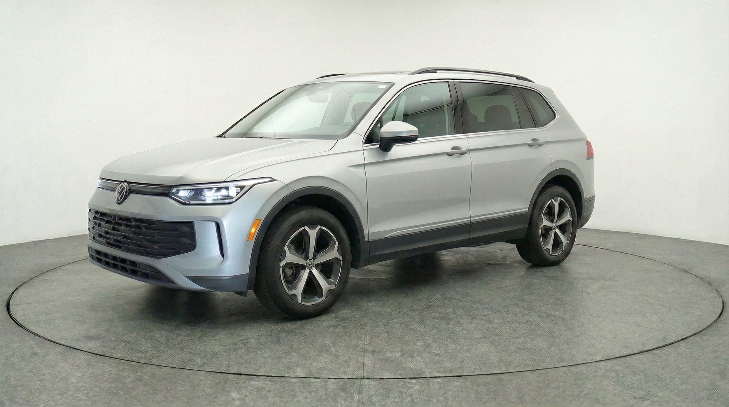 Thumbnail: 2026 Volkswagen Tiguan - 3