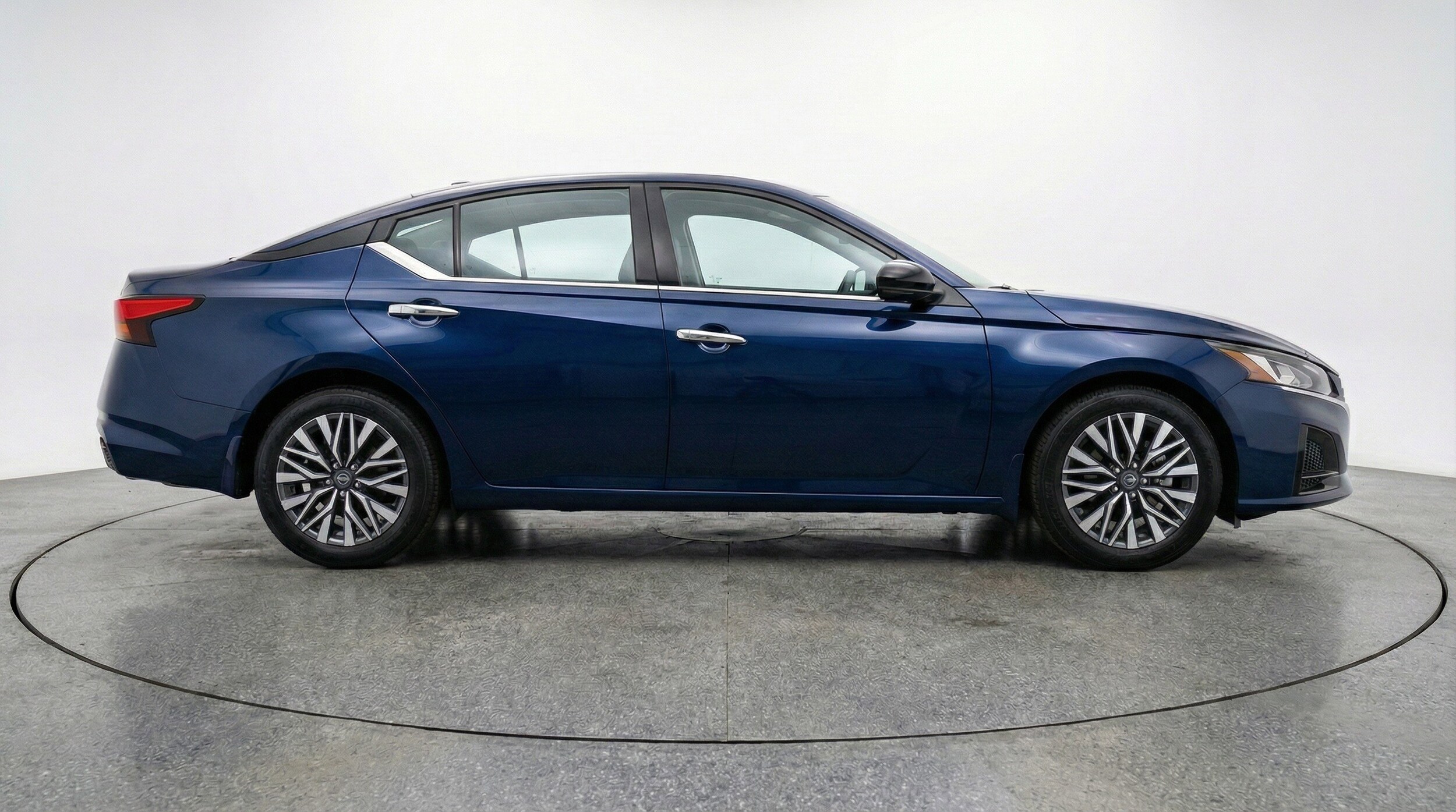 Thumbnail: 2025 Nissan Altima - 11