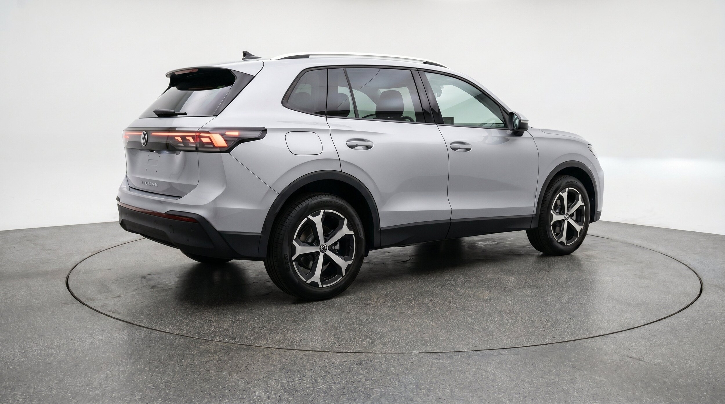 Thumbnail: 2026 Volkswagen Tiguan - 9