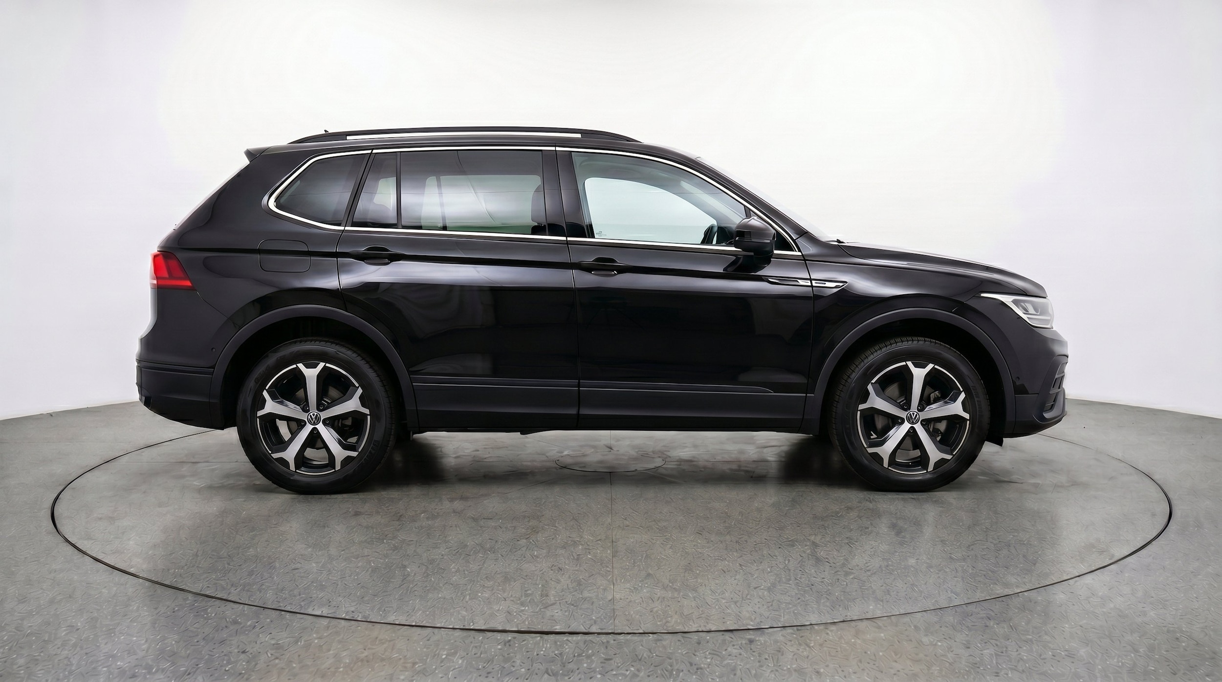 Thumbnail: 2026 Volkswagen Tiguan - 11