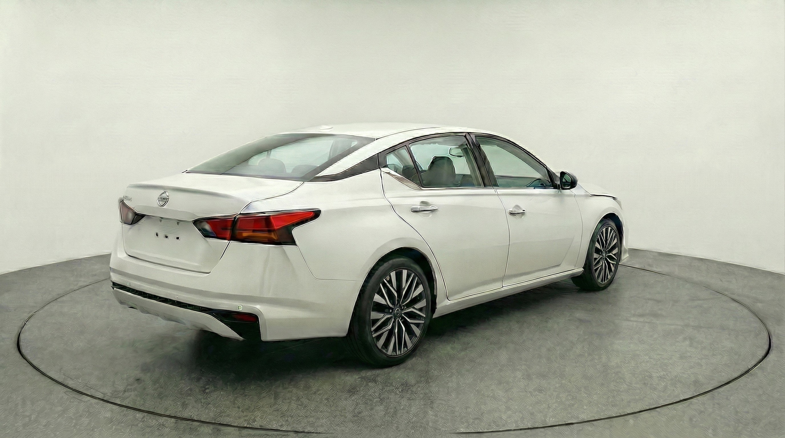 Thumbnail: 2025 Nissan Altima - 9