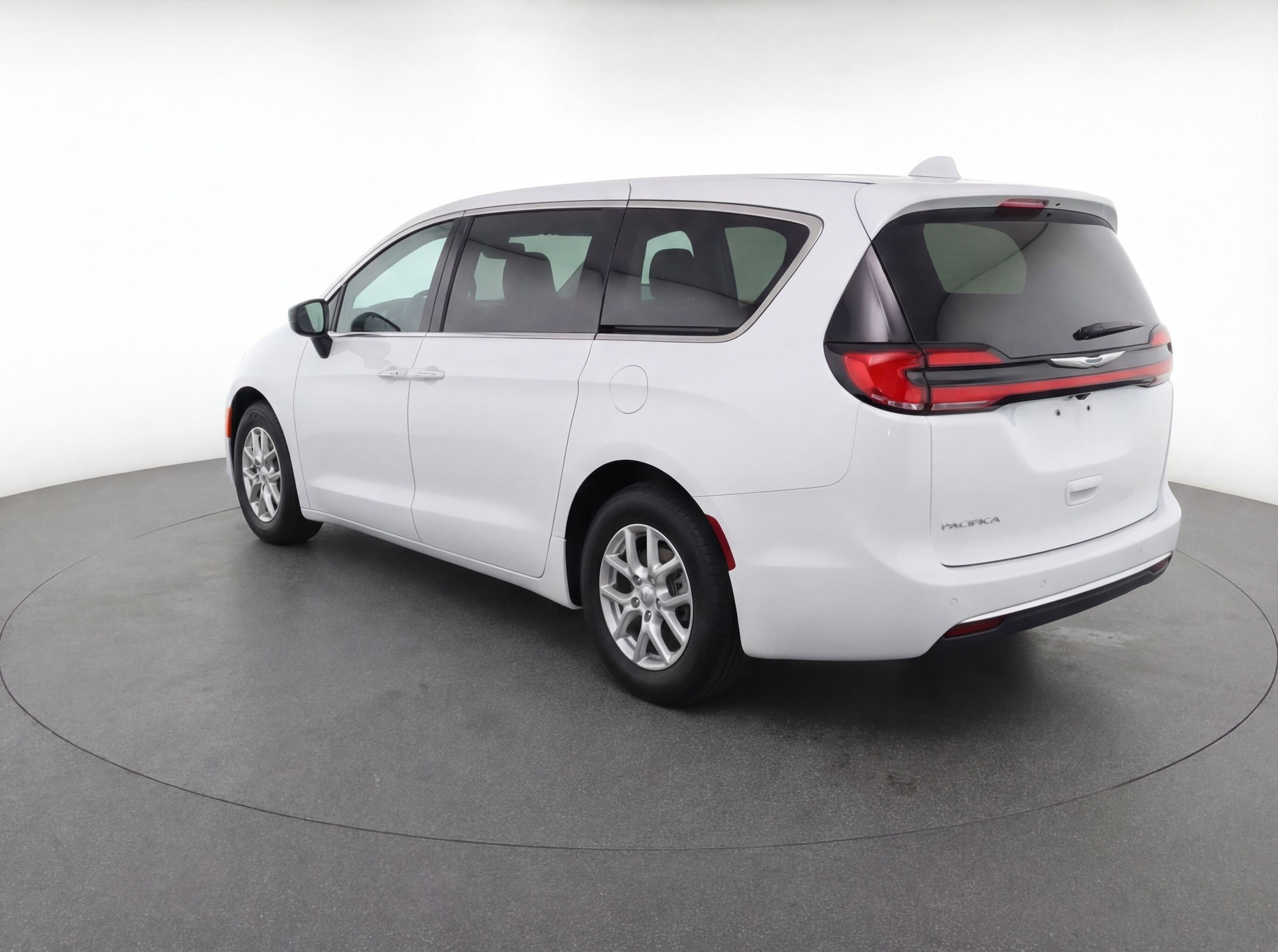 Thumbnail: 2024 Chrysler Pacifica - 6