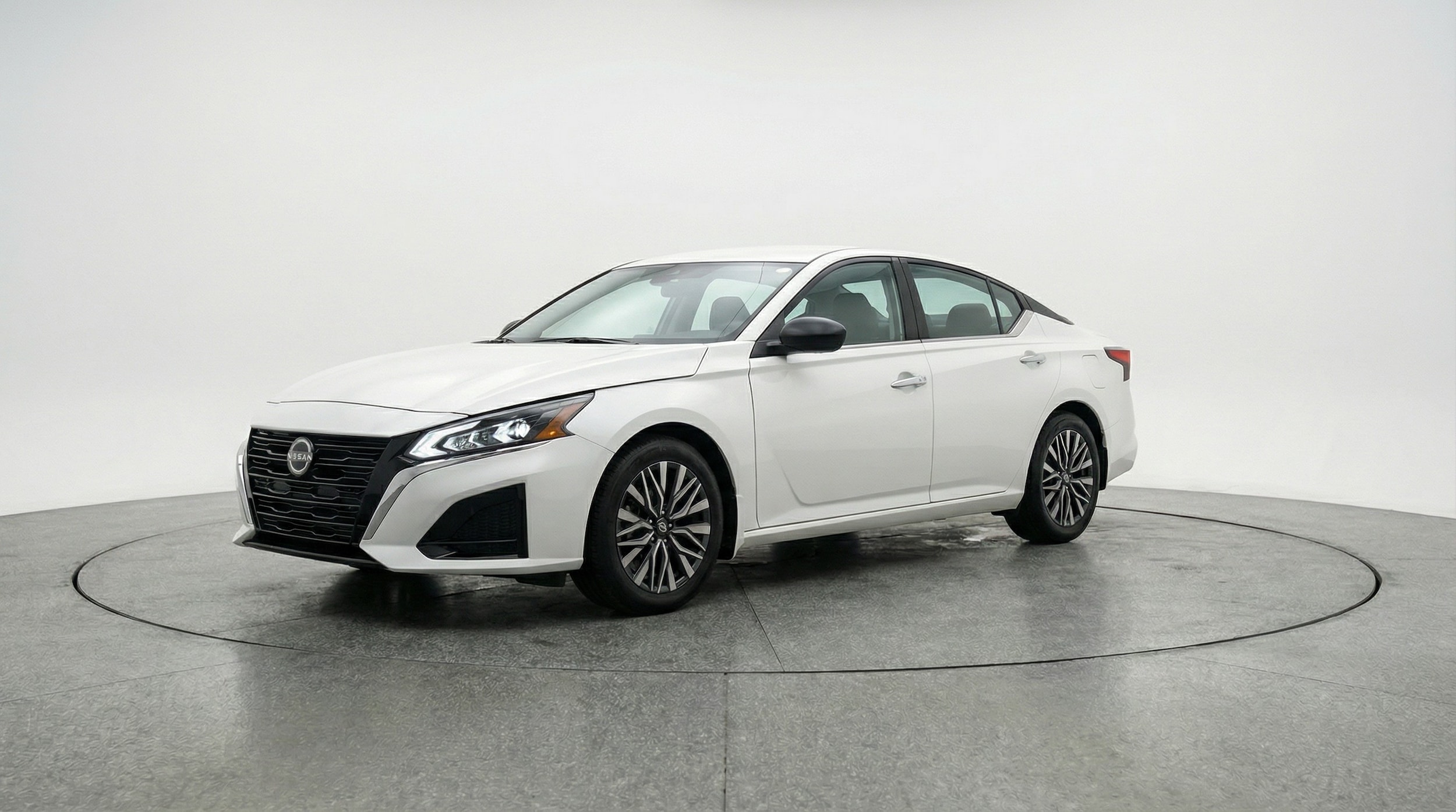 Thumbnail: 2025 Nissan Altima - 3