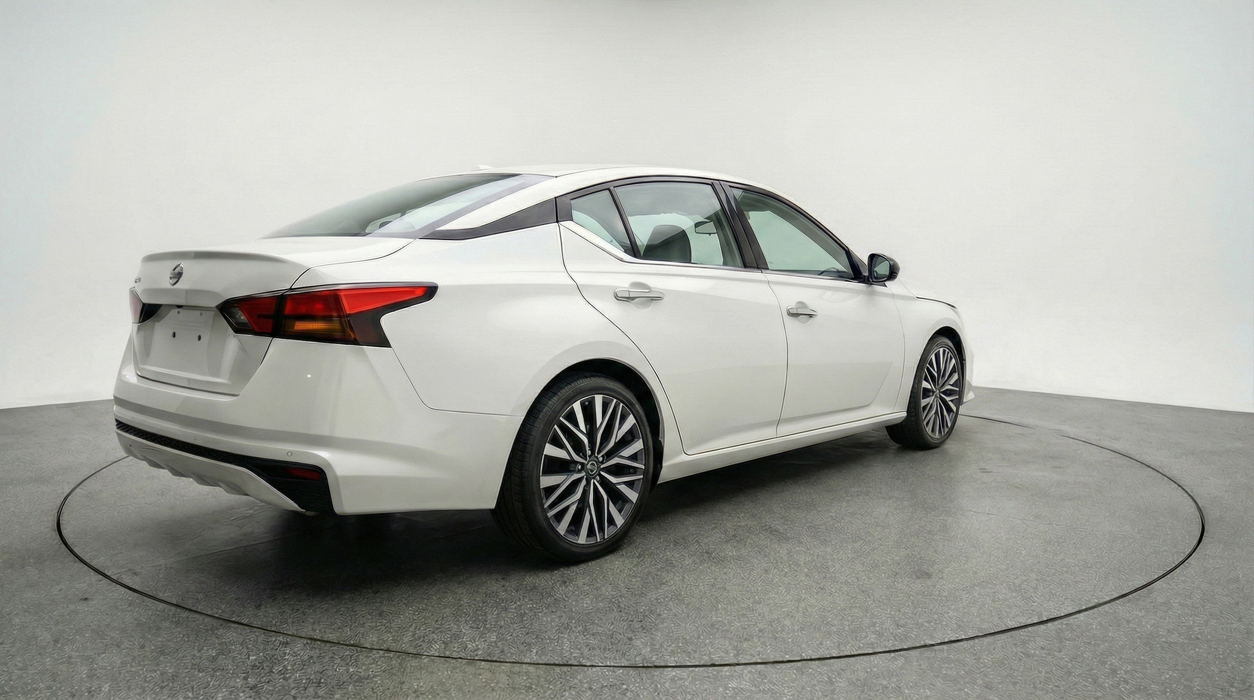 Thumbnail: 2025 Nissan Altima - 9