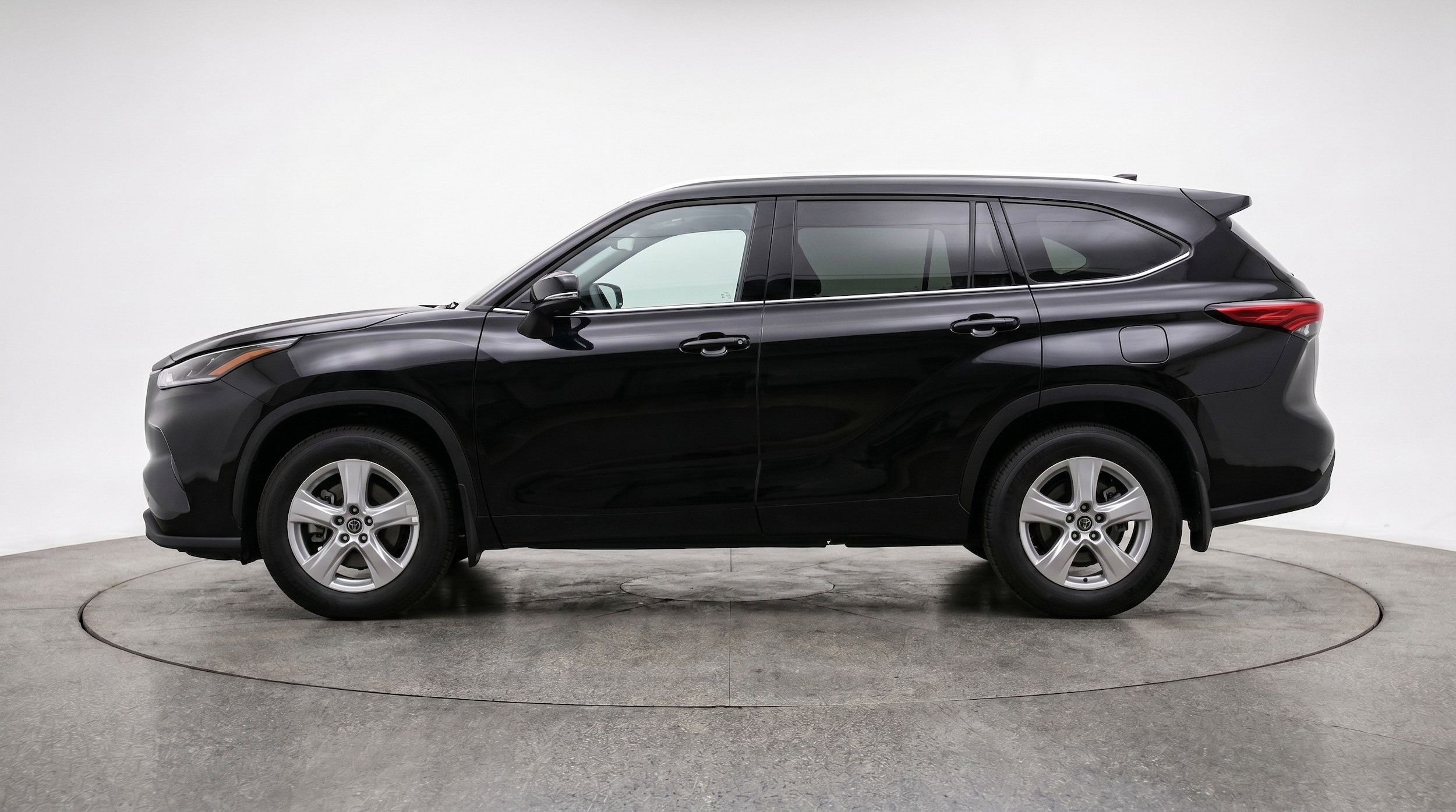 Thumbnail: 2025 Toyota Highlander - 5