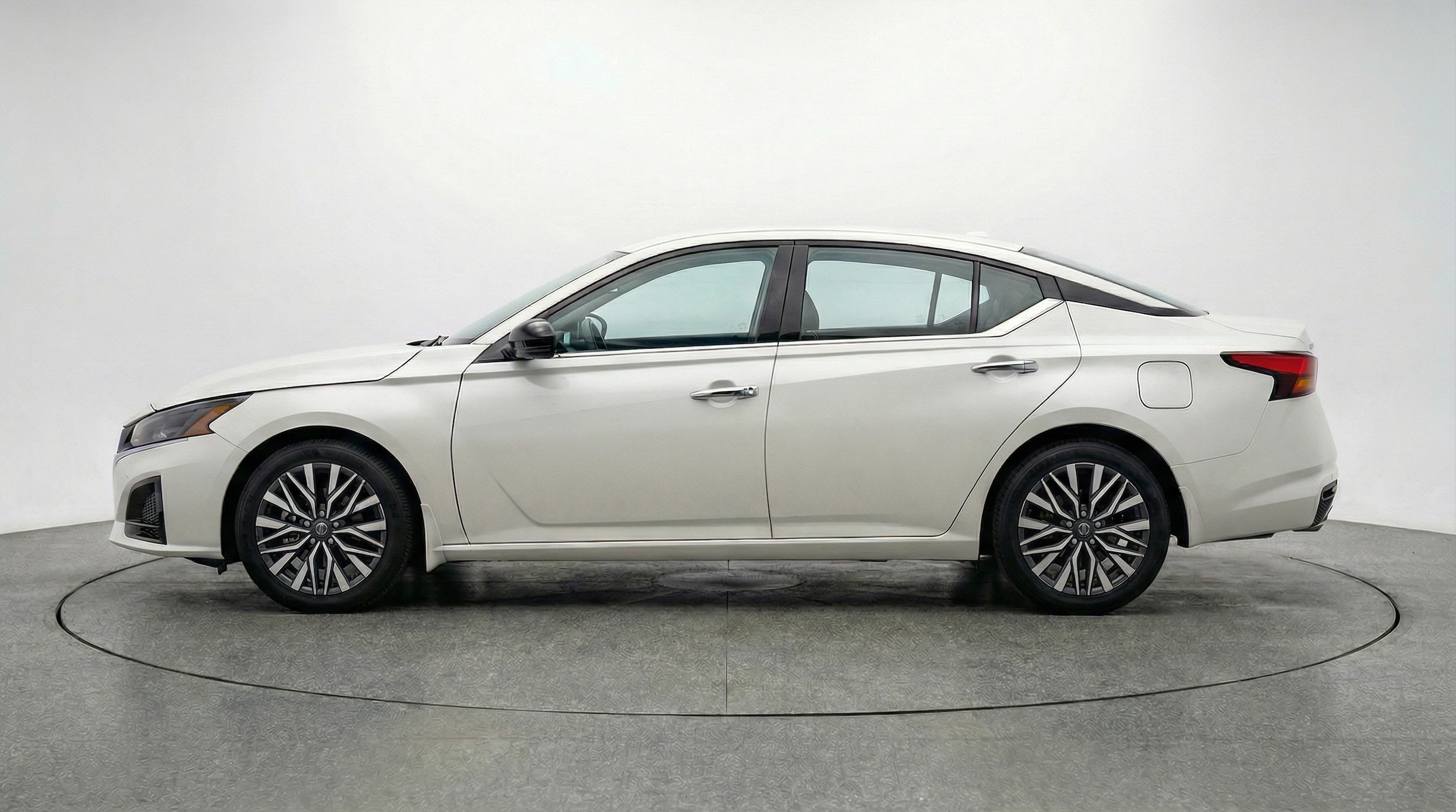 Thumbnail: 2025 Nissan Altima - 4