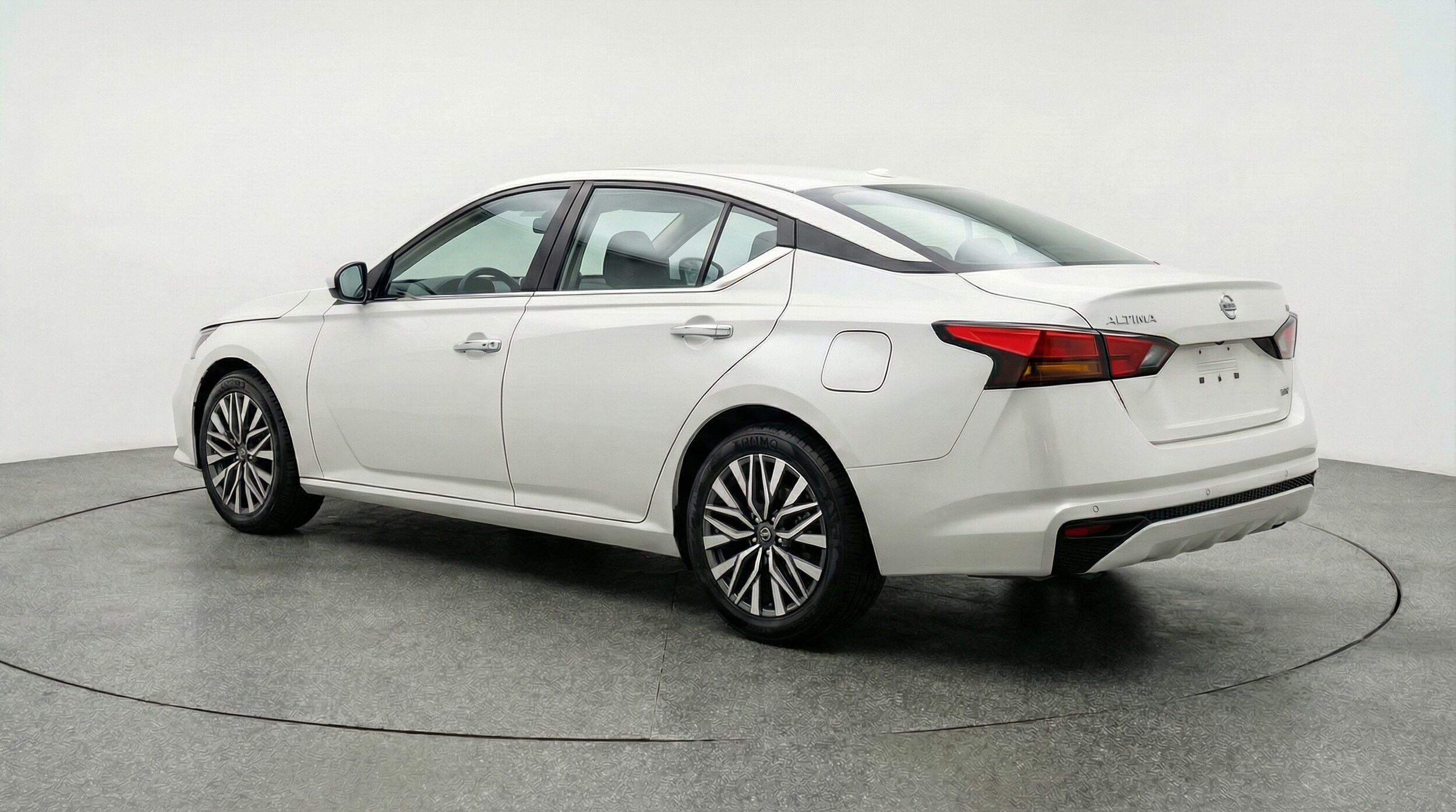 Thumbnail: 2025 Nissan Altima - 5