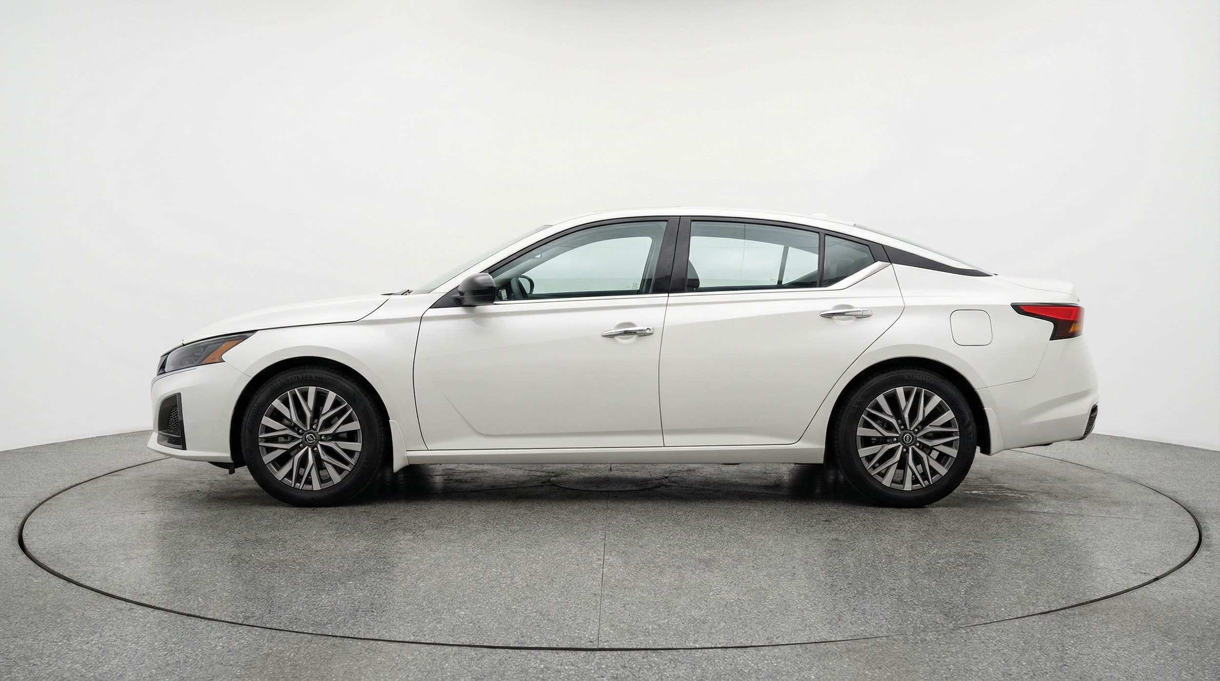 Thumbnail: 2025 Nissan Altima - 4