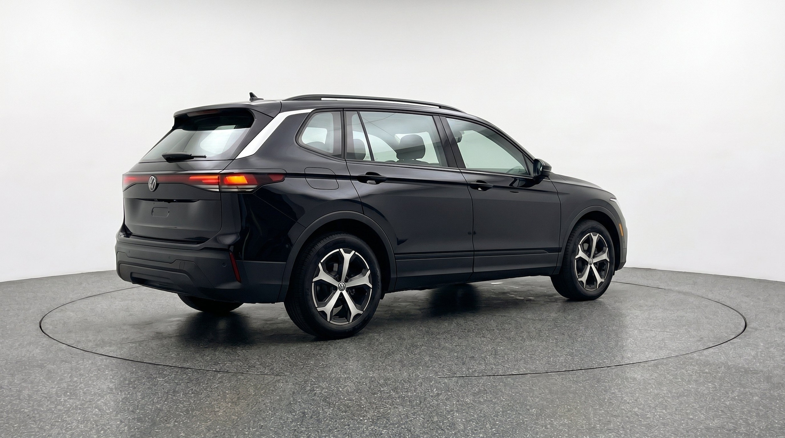 Thumbnail: 2026 Volkswagen Tiguan - 9