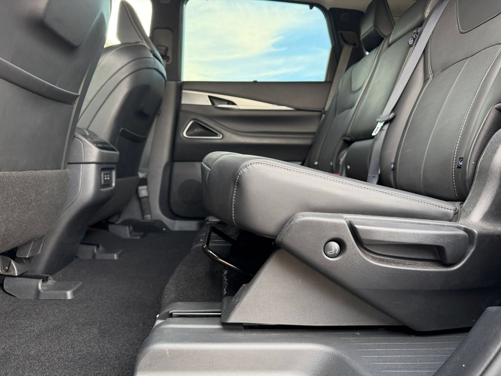 Thumbnail: 2026 INFINITI QX60 - 24