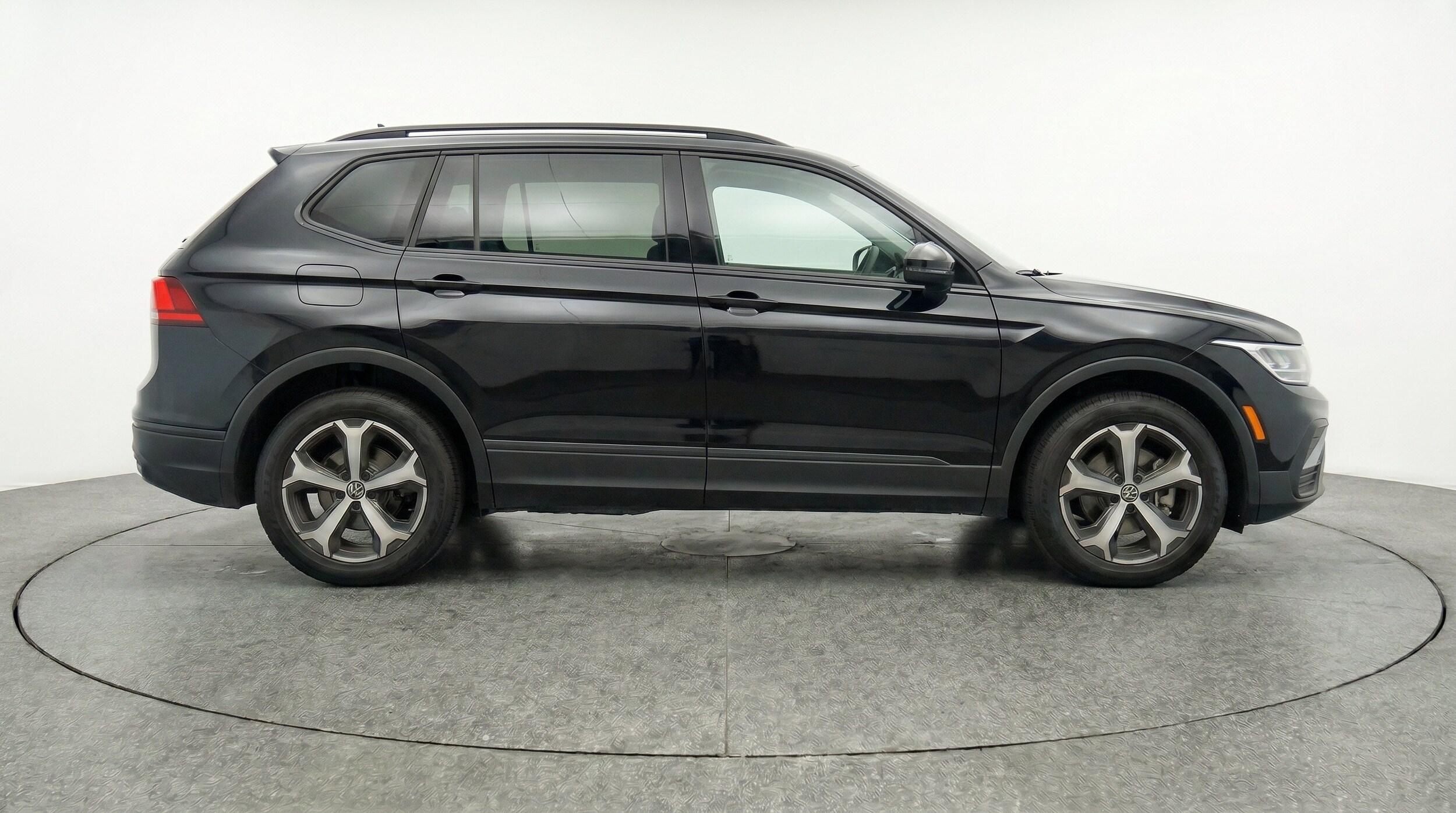 Thumbnail: 2026 Volkswagen Tiguan - 10