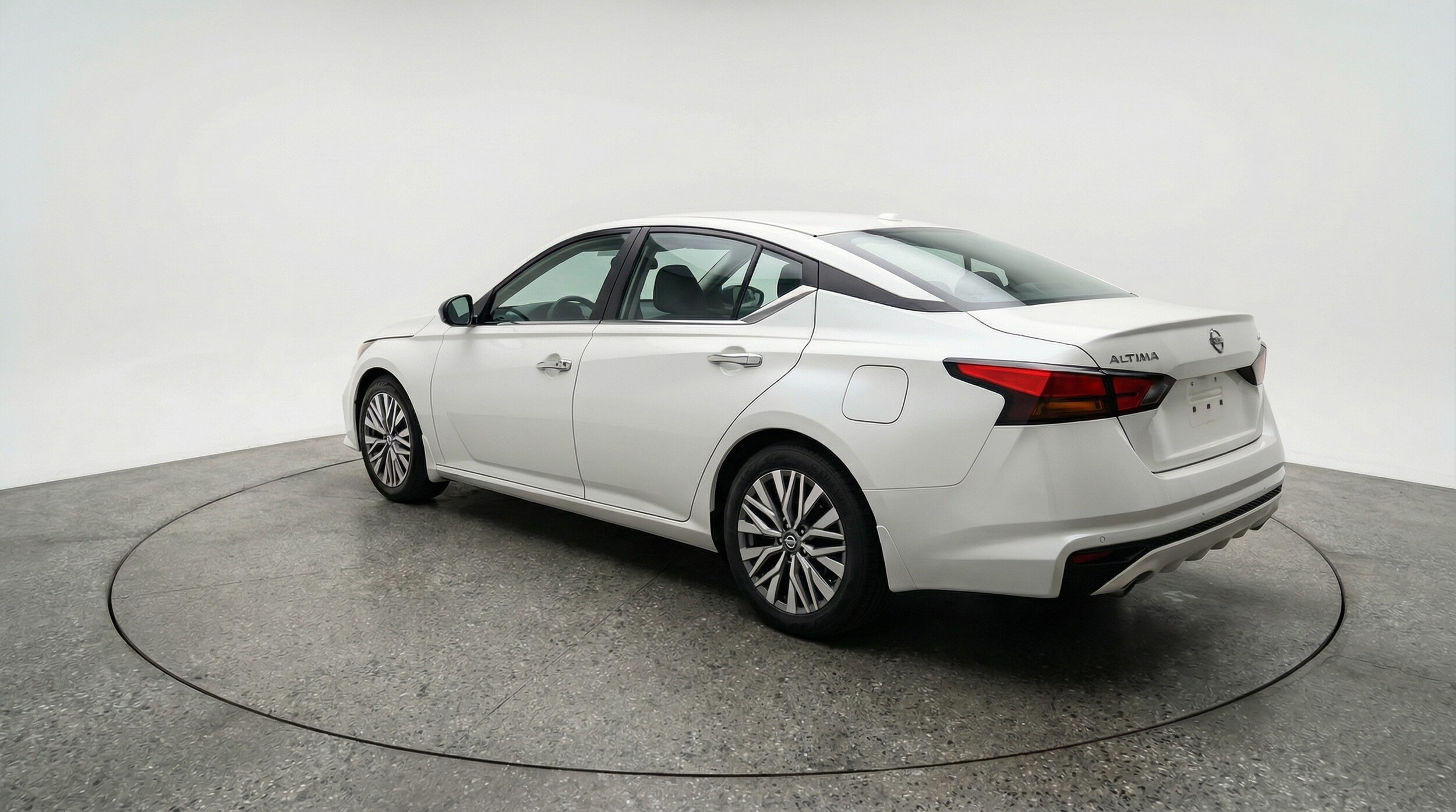 Thumbnail: 2025 Nissan Altima - 5