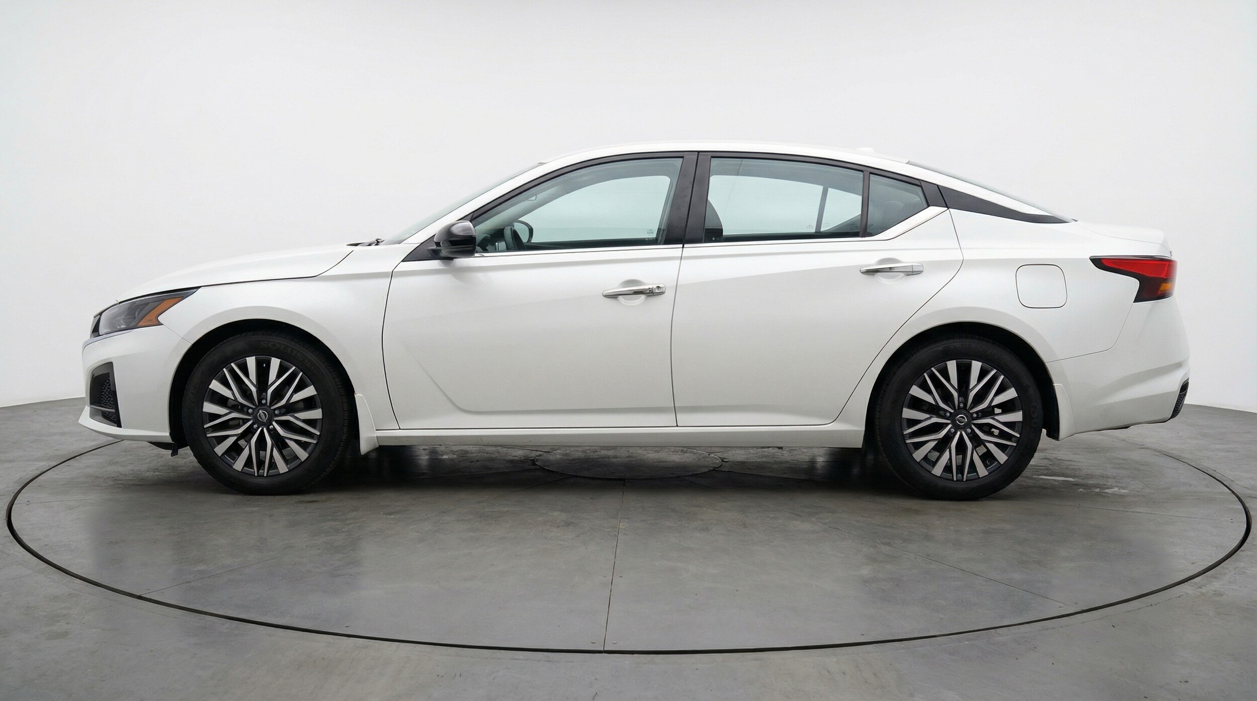 Thumbnail: 2025 Nissan Altima - 4