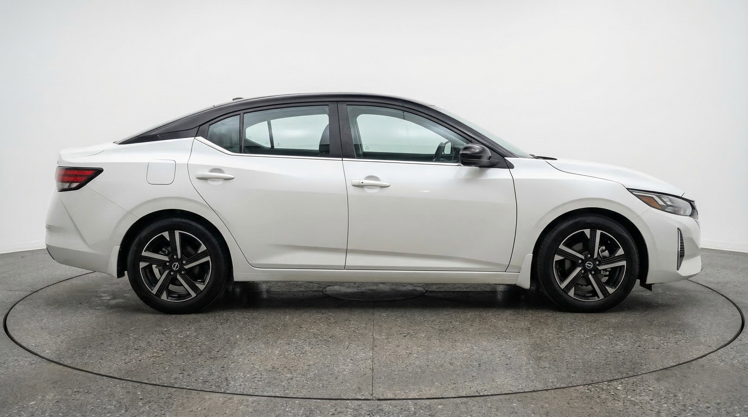 Thumbnail: 2025 Nissan Sentra - 11