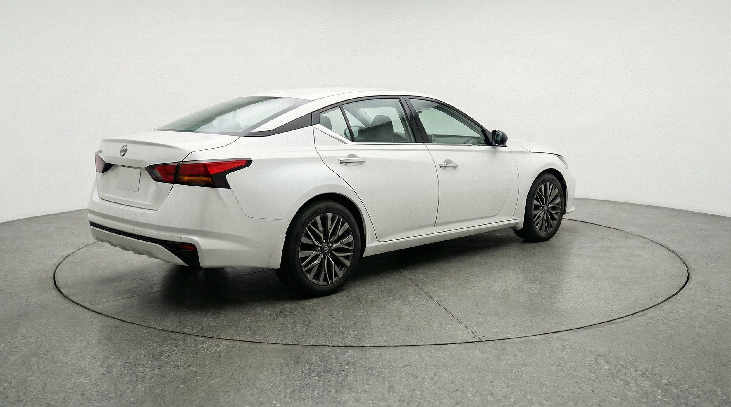 Thumbnail: 2025 Nissan Altima - 9
