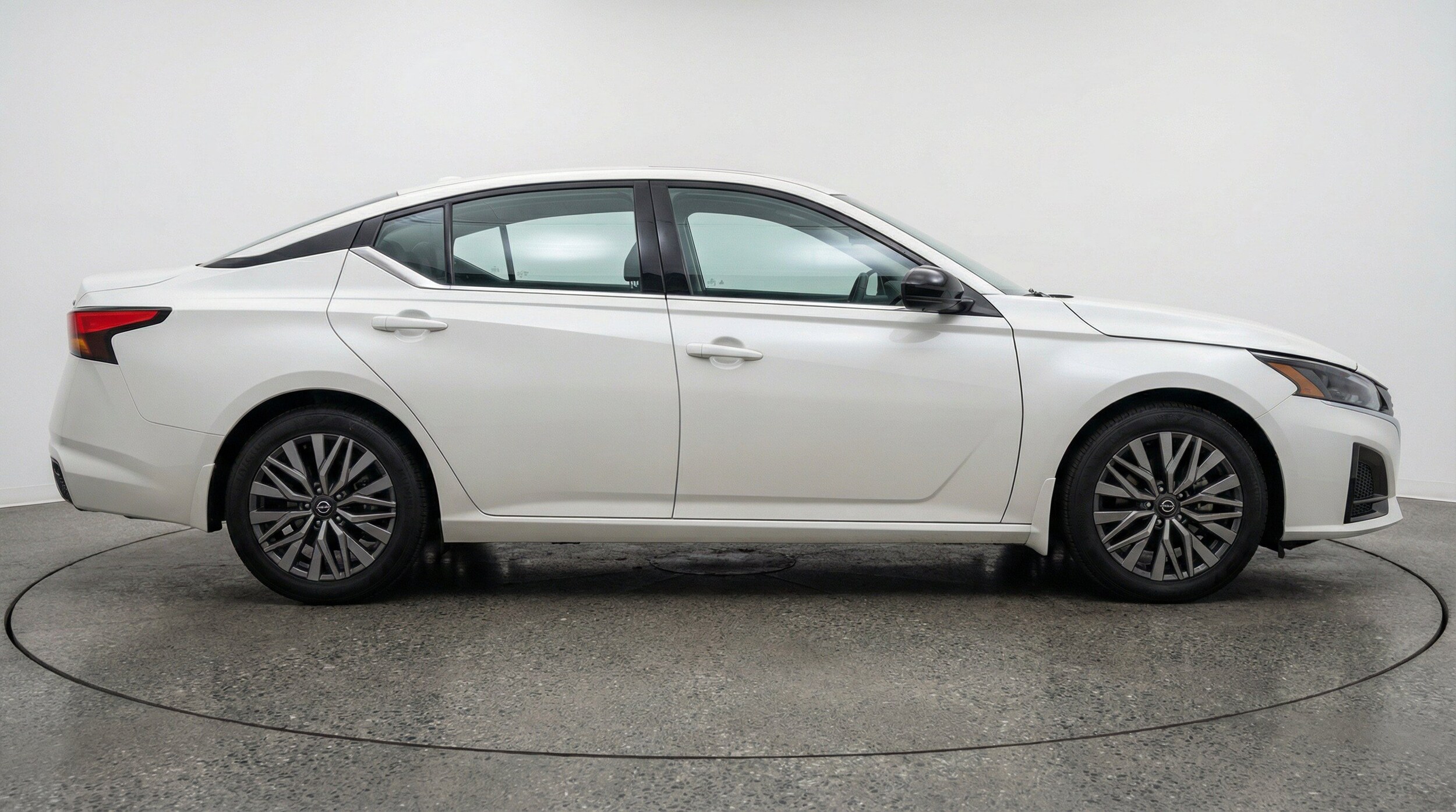 Thumbnail: 2025 Nissan Altima - 10