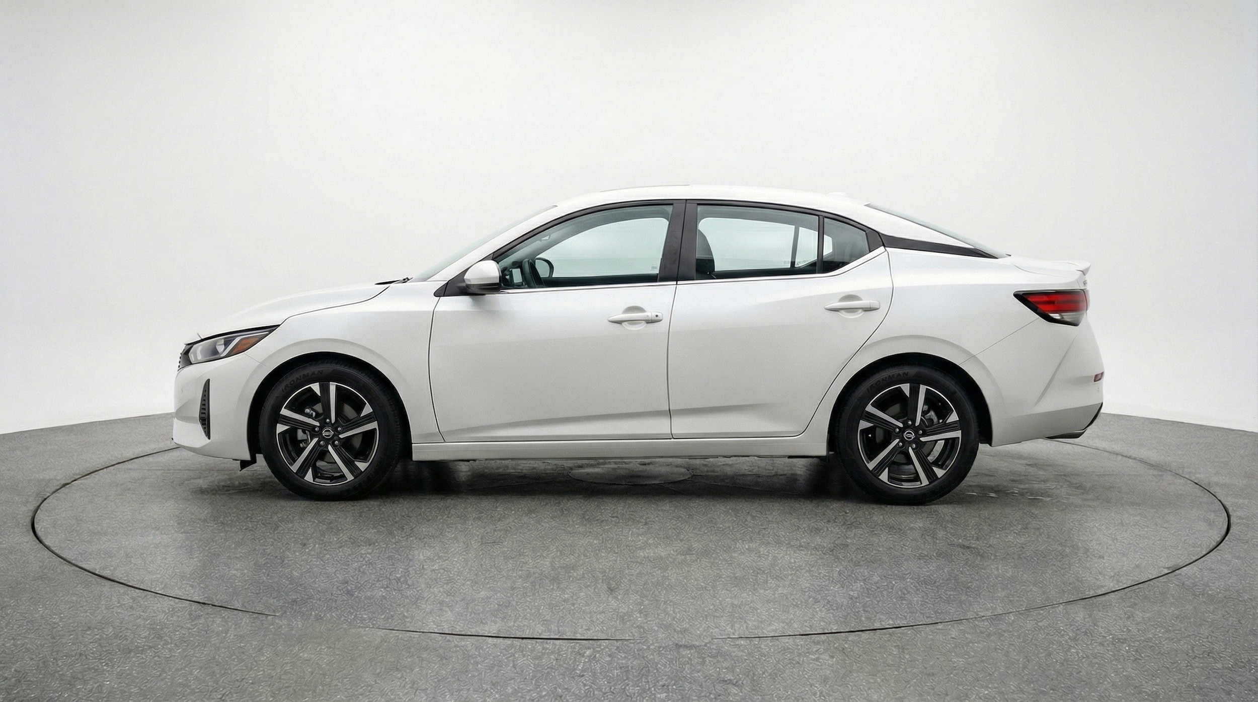 Thumbnail: 2025 Nissan Sentra - 5