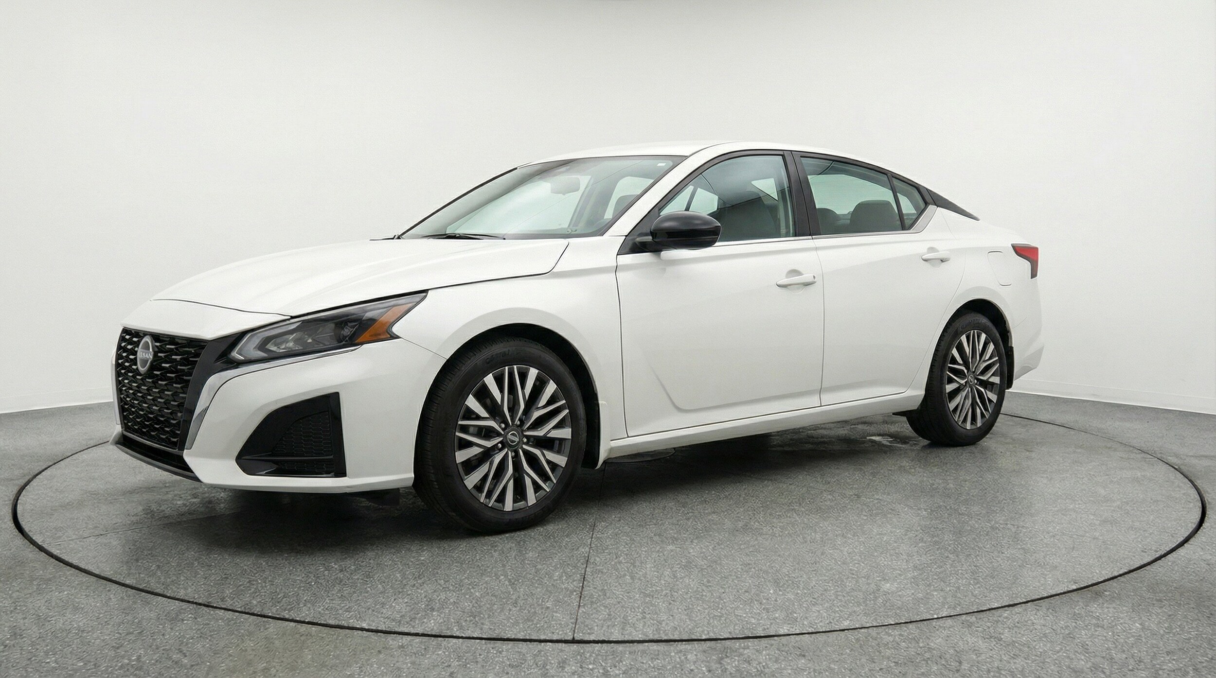 Thumbnail: 2025 Nissan Altima - 3