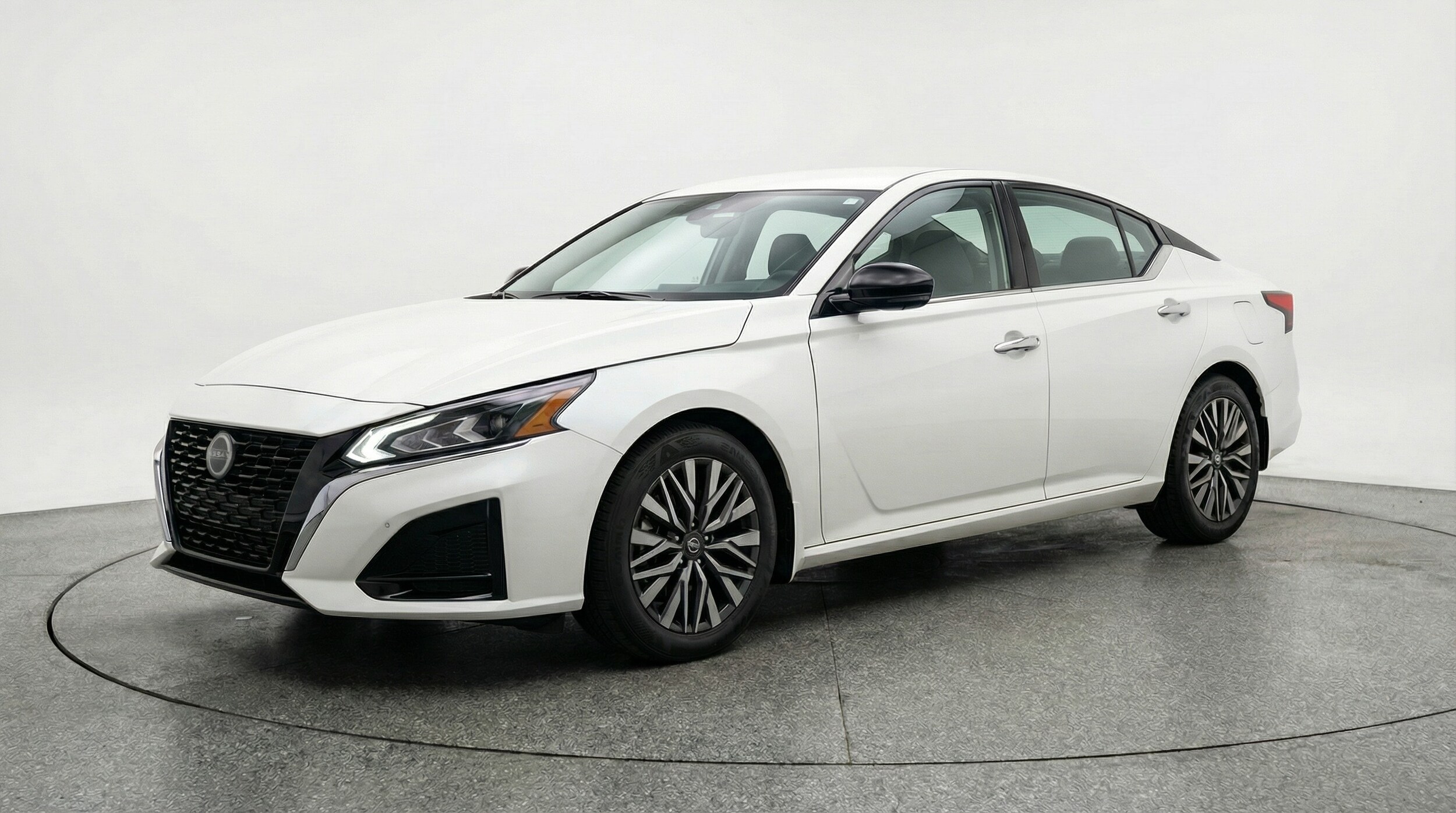 Thumbnail: 2025 Nissan Altima - 3