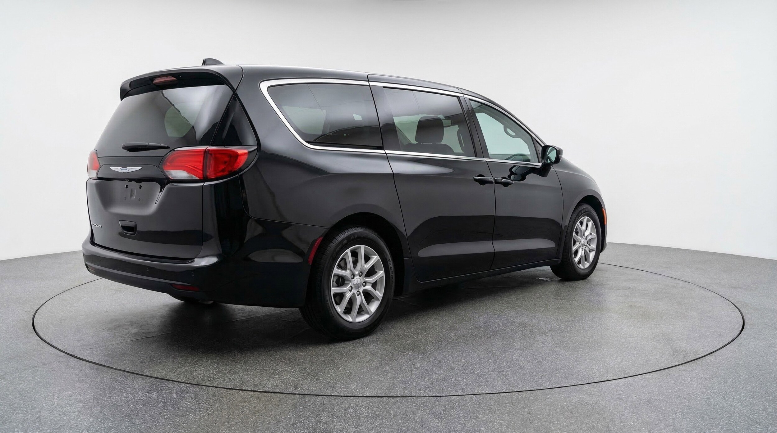 Thumbnail: 2024 Chrysler Voyager - 9